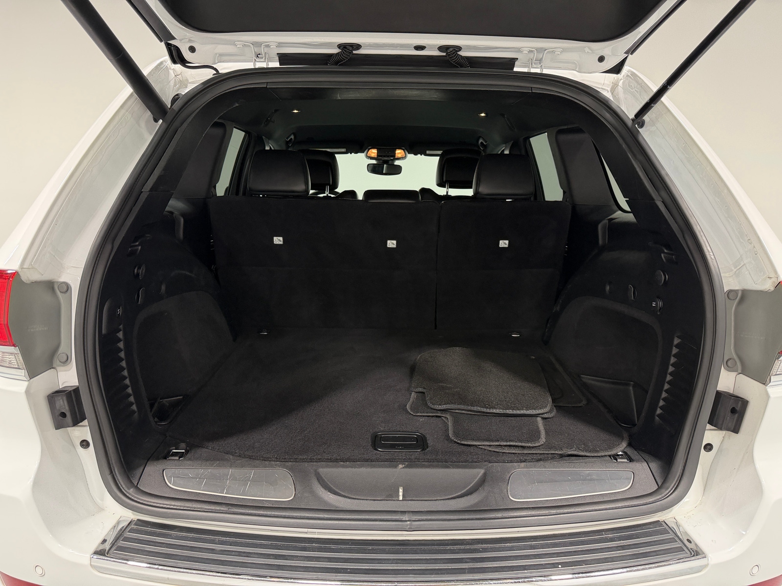 Thumbnail: 2019 Jeep Grand Cherokee - 6