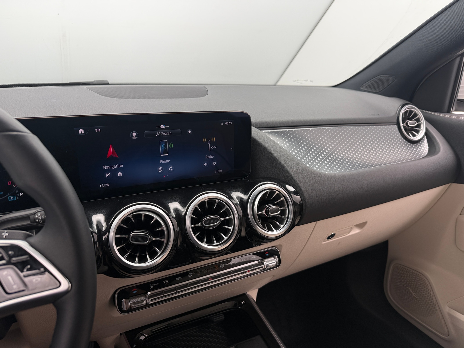 Thumbnail: 2025 Mercedes-Benz GLA - 3