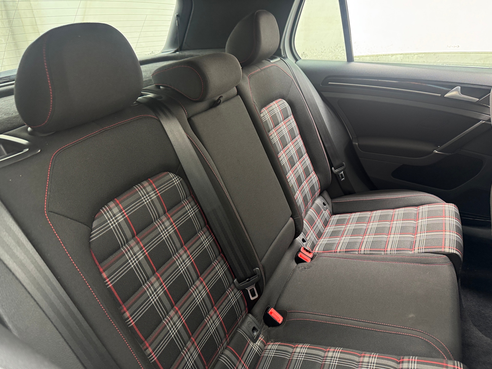 Thumbnail: 2016 Volkswagen Golf - 6