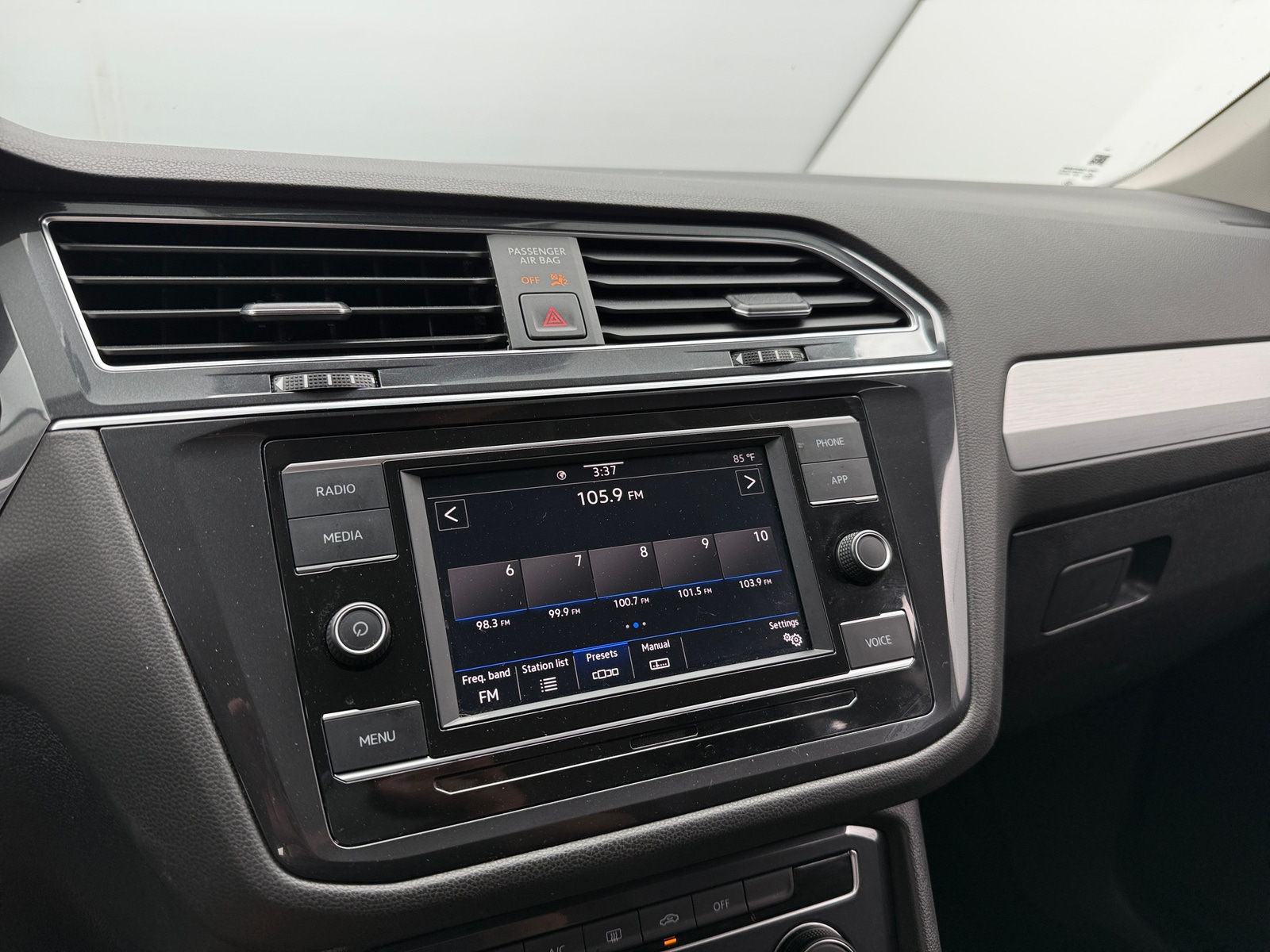 Thumbnail: 2021 Volkswagen Tiguan - 4