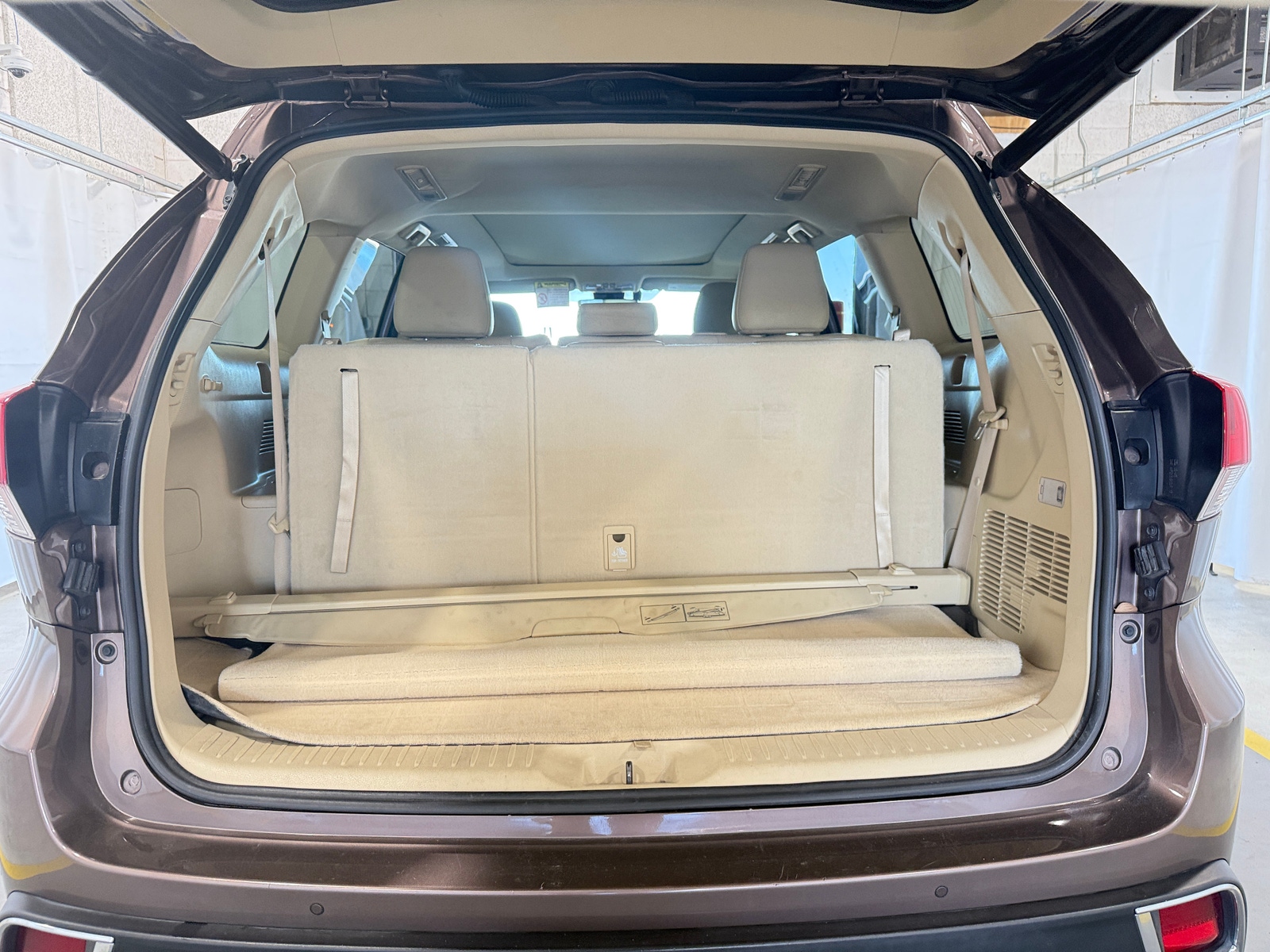 Thumbnail: 2019 Toyota Highlander - 6