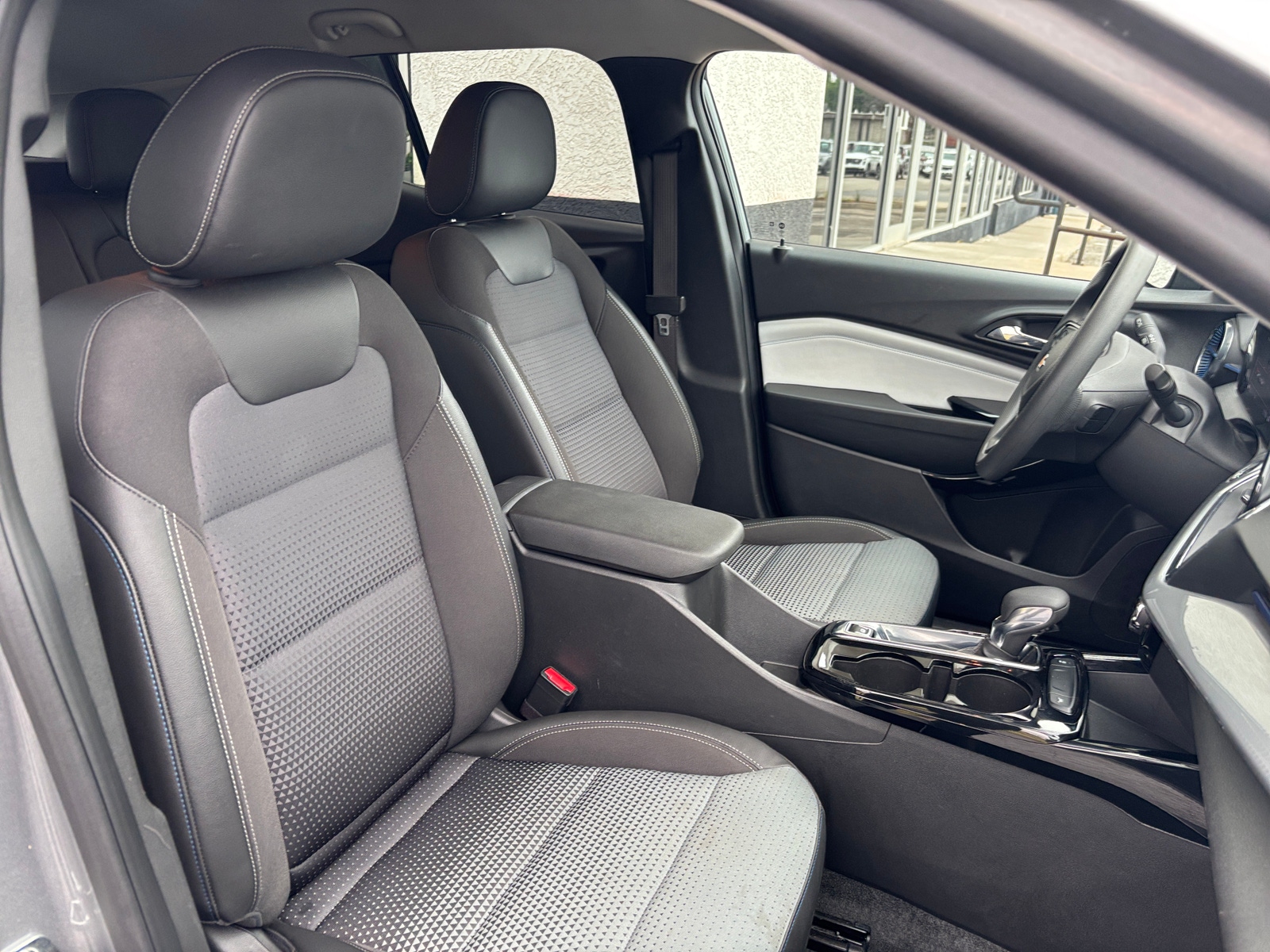 Thumbnail: 2025 Chevrolet Trax - 2
