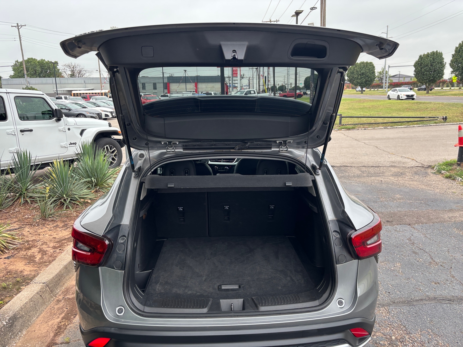 Thumbnail: 2025 Chevrolet Trax - 6