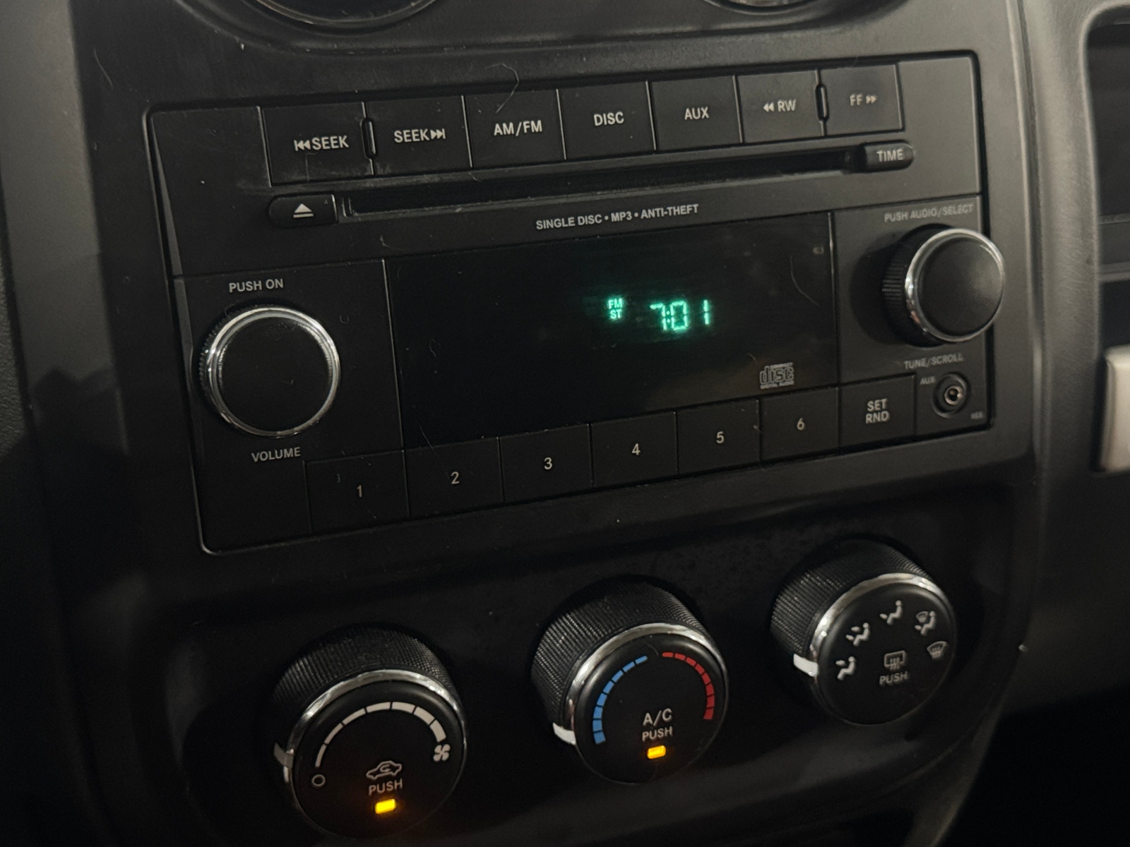 Thumbnail: 2015 Jeep Compass - 4