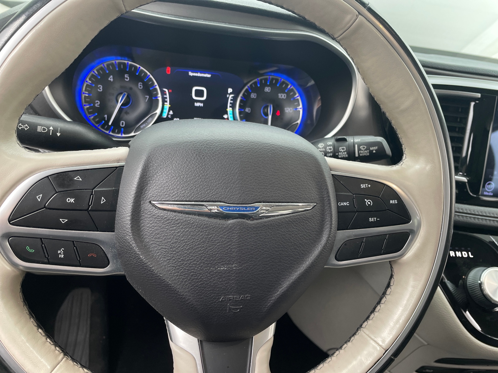 Thumbnail: 2019 Chrysler Pacifica - 4