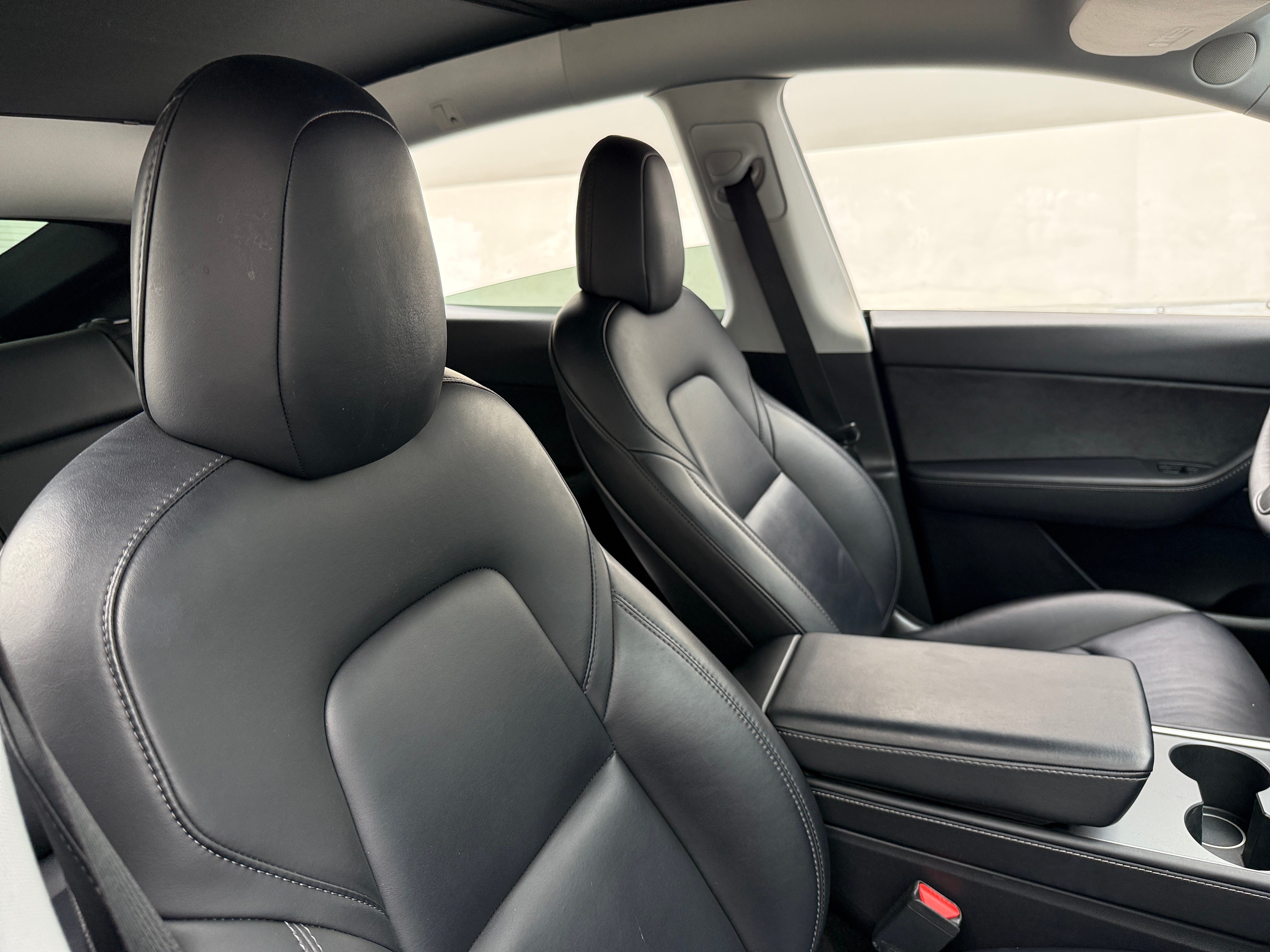Used 2021 Tesla Model Y Long Range with VIN 5YJYGAEE6MF244803 for sale in Pewaukee, WI