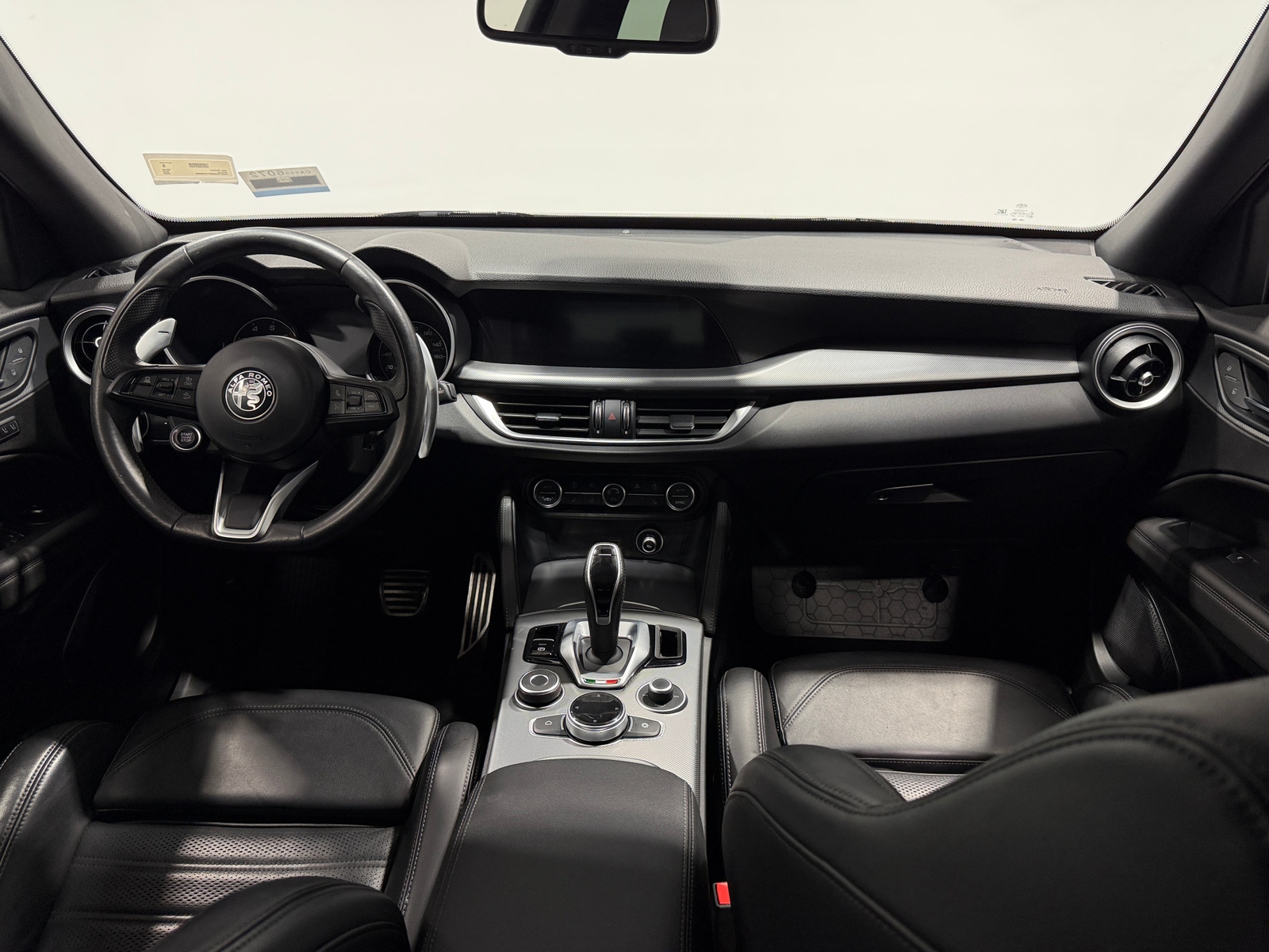 Thumbnail: 2023 Alfa Romeo Stelvio - 2