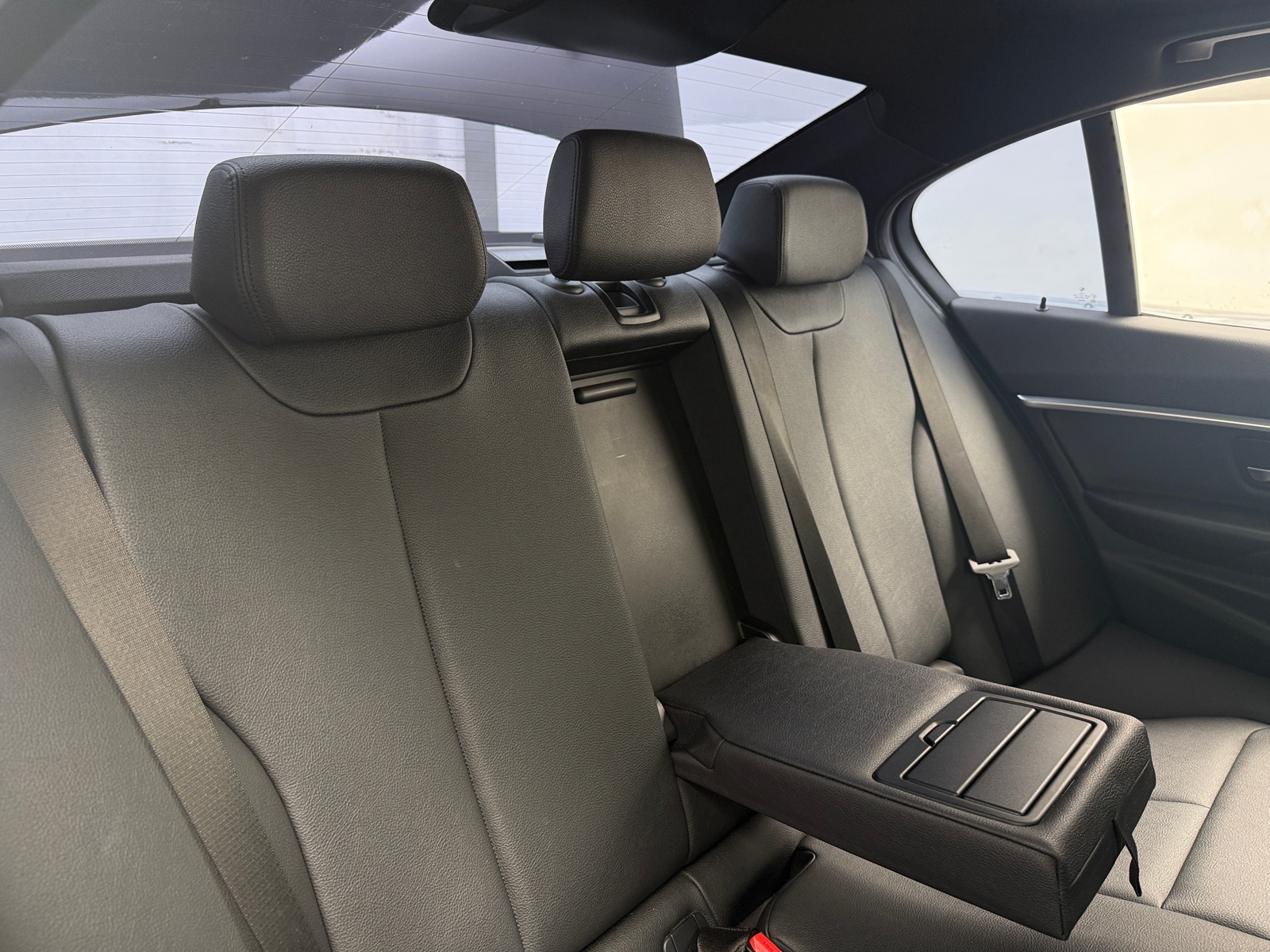 Thumbnail: 2017 BMW 3 Series - 6
