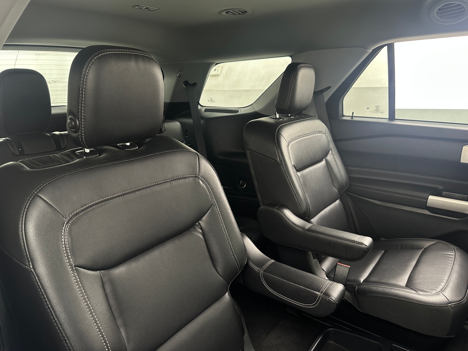 Thumbnail: 2020 Ford Explorer - 5