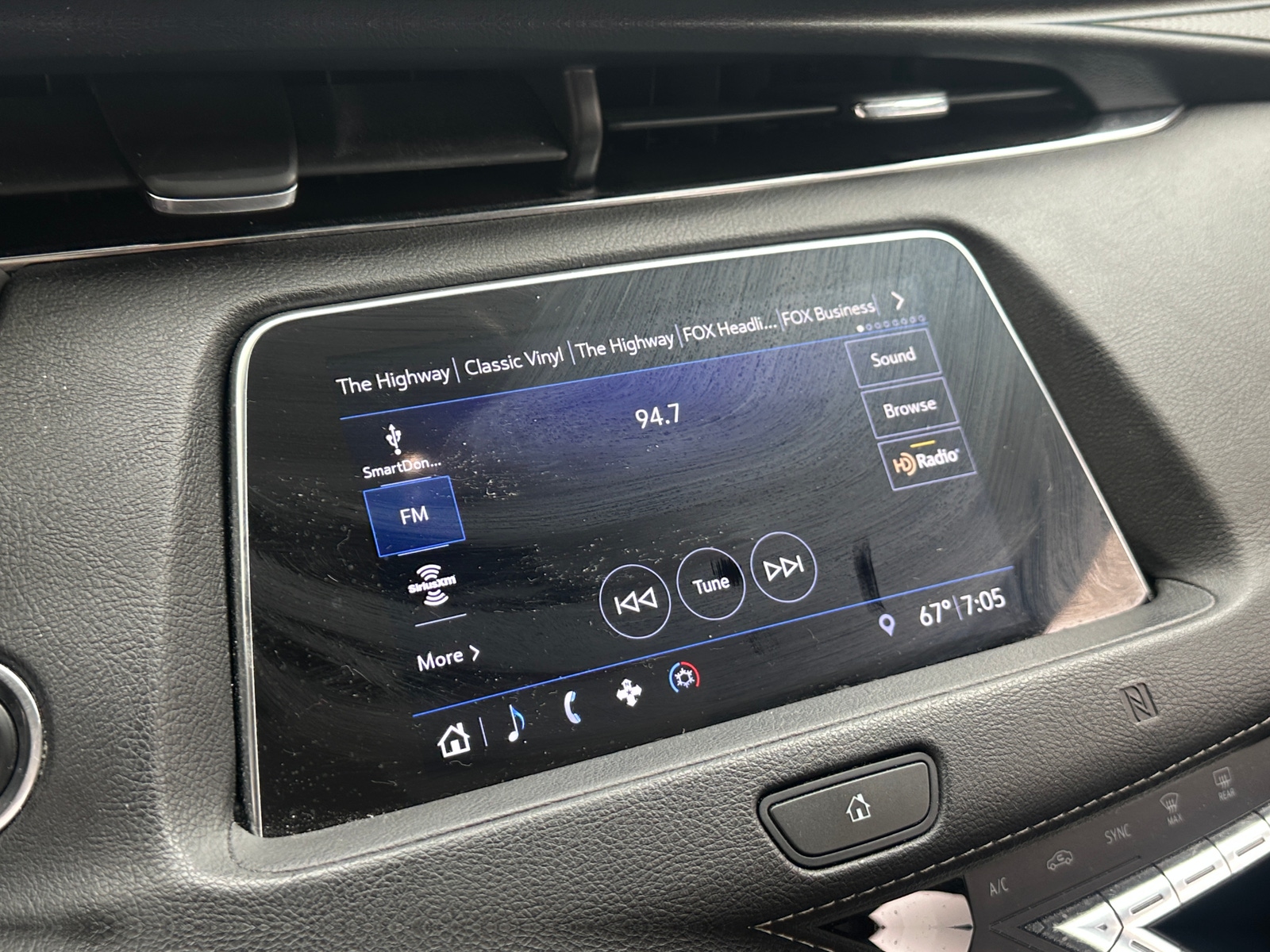 Thumbnail: 2019 Cadillac XT4 - 3