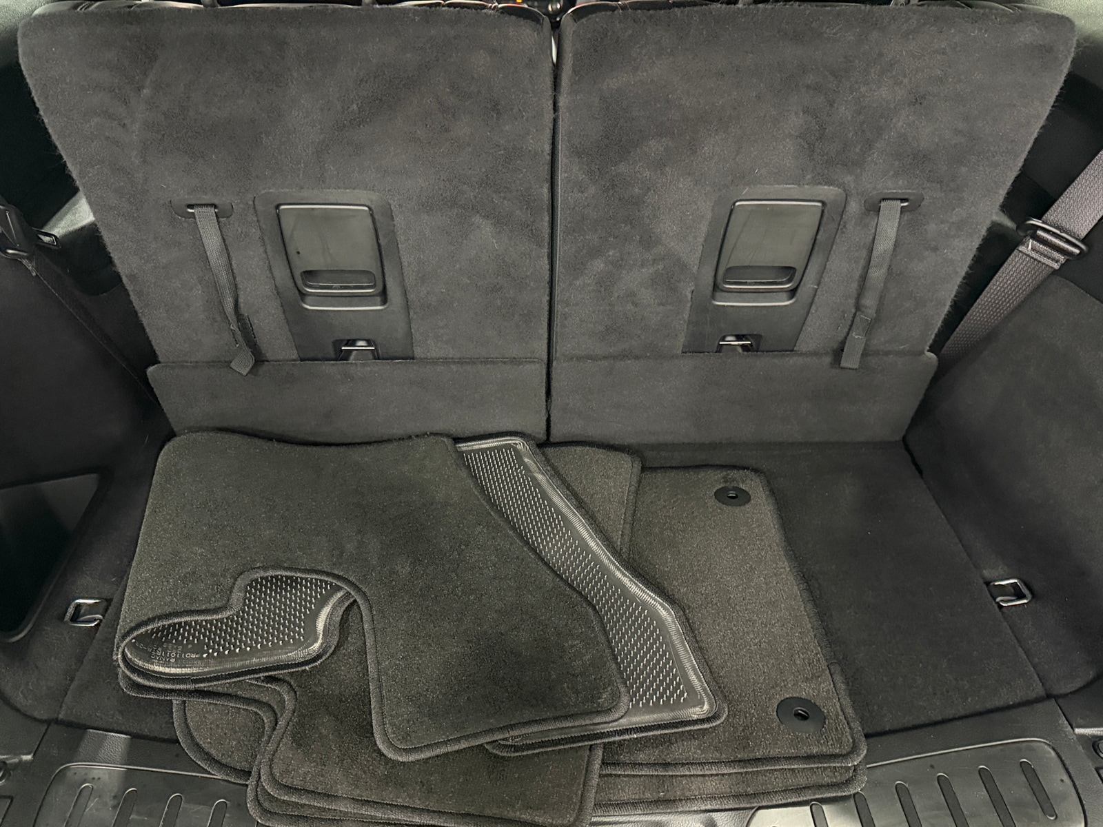 Thumbnail: 2022 Dodge Durango - 6