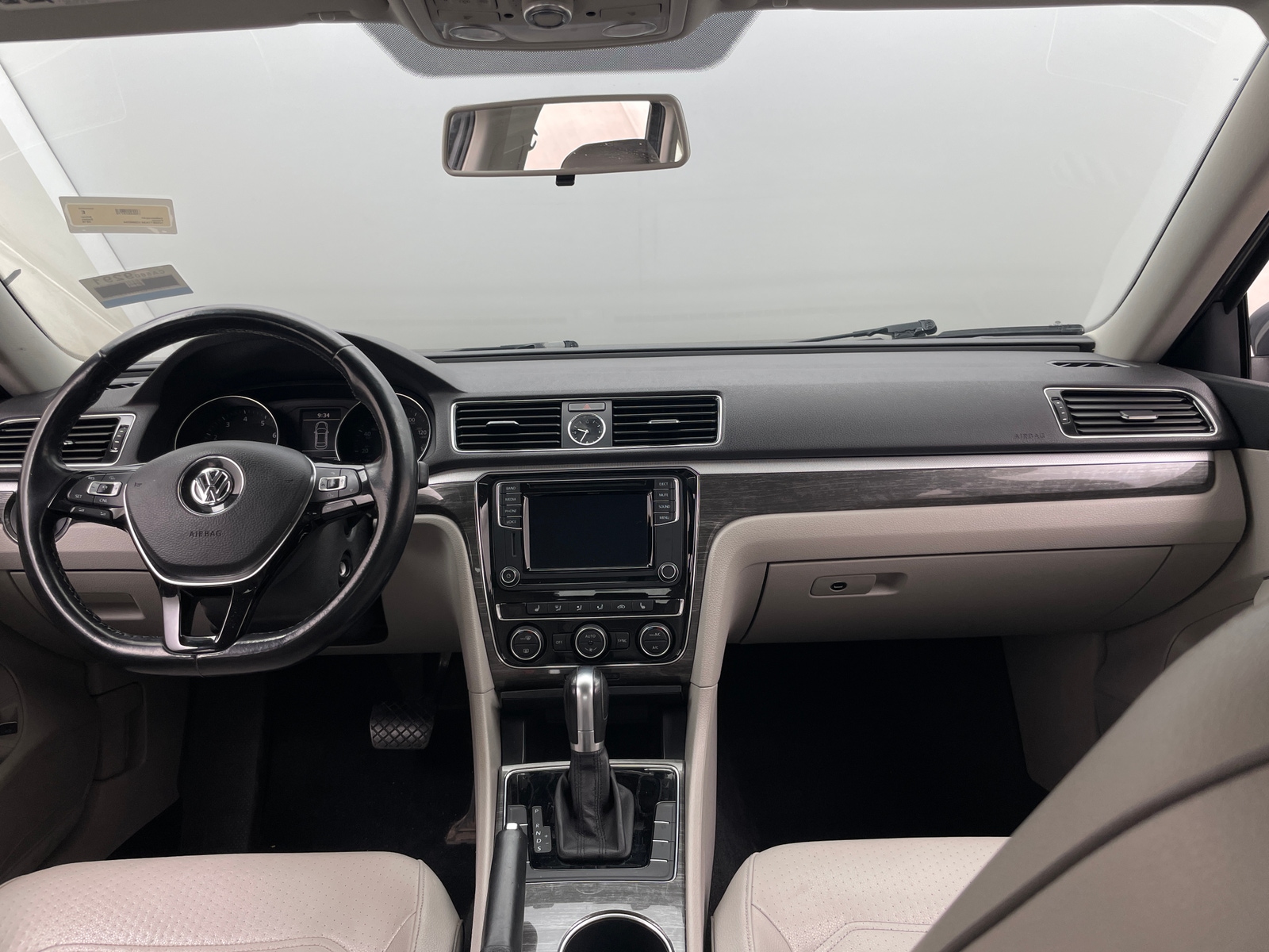 Thumbnail: 2016 Volkswagen Passat - 3