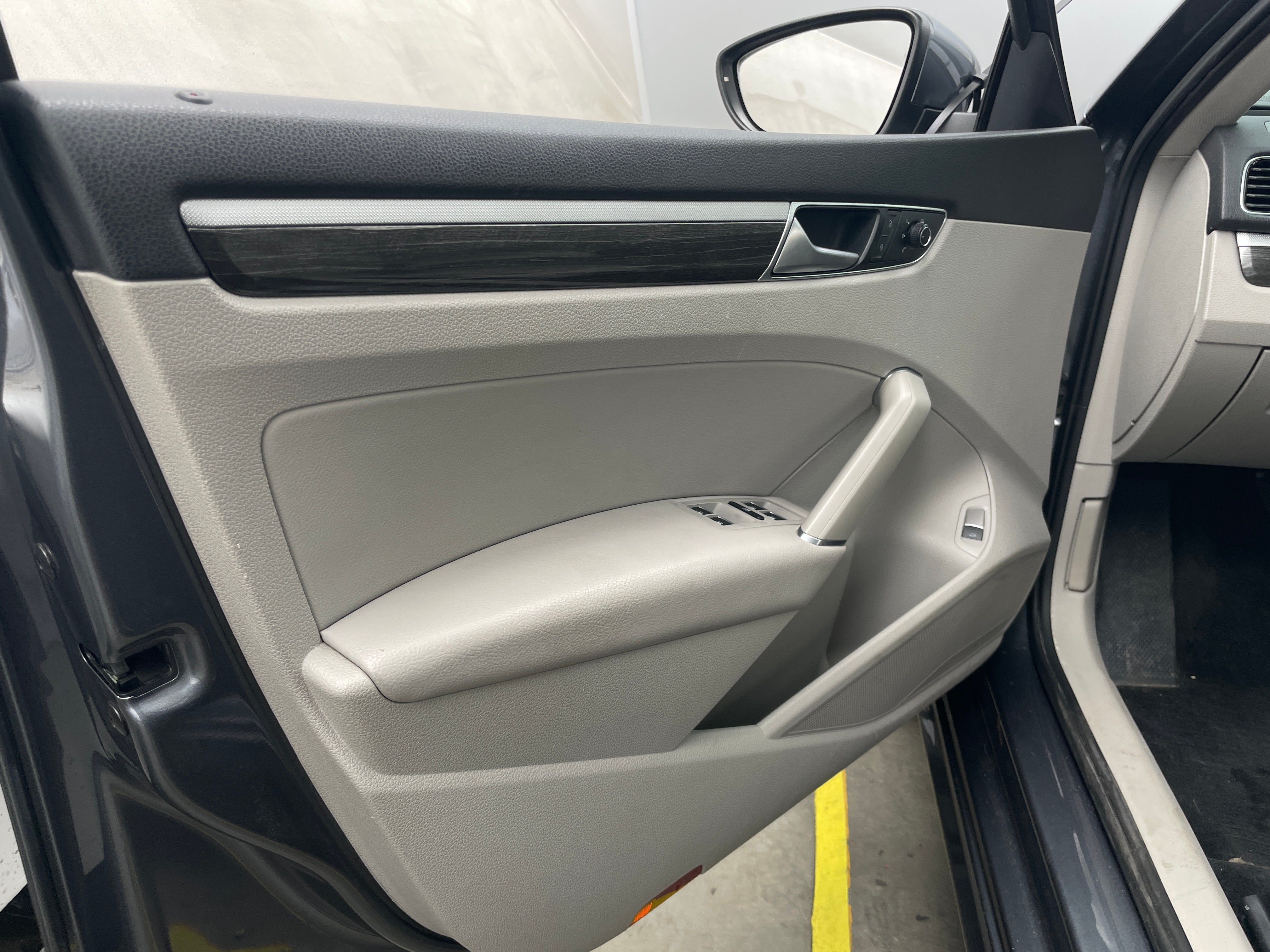 1VWBT7A34GC008254