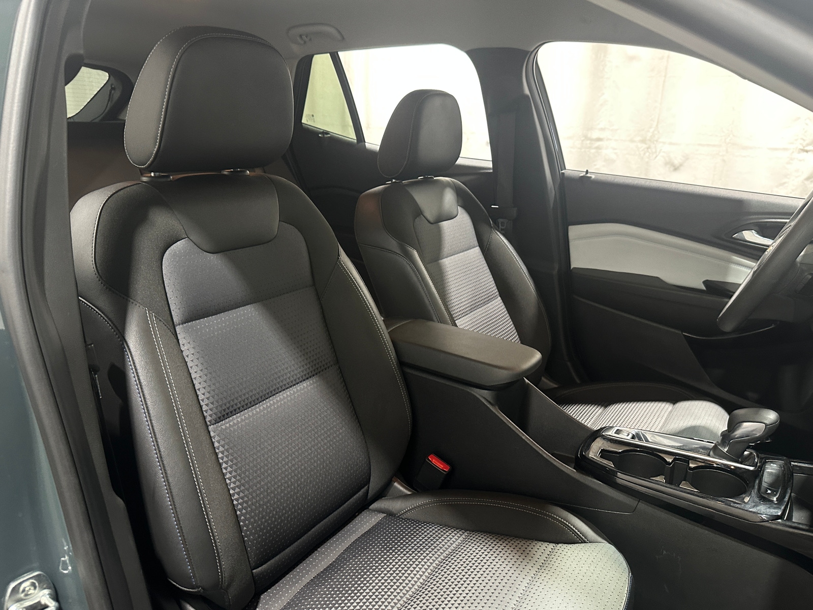 Thumbnail: 2025 Chevrolet Trax - 2