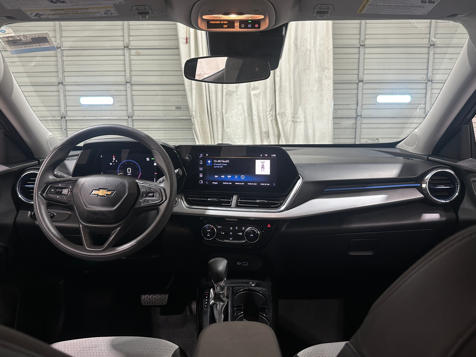 Thumbnail: 2025 Chevrolet Trax - 3