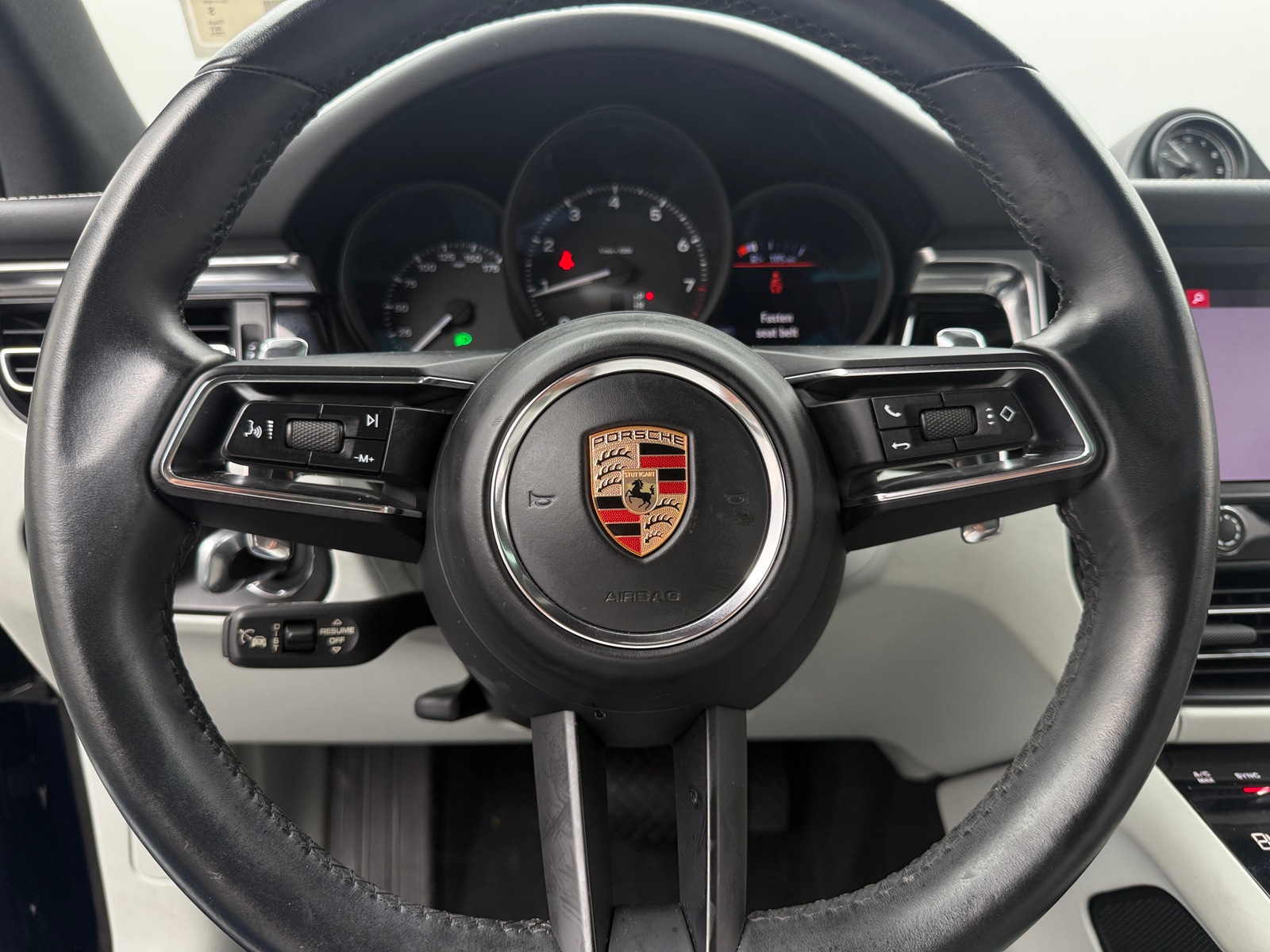 Thumbnail: 2024 Porsche Macan - 4