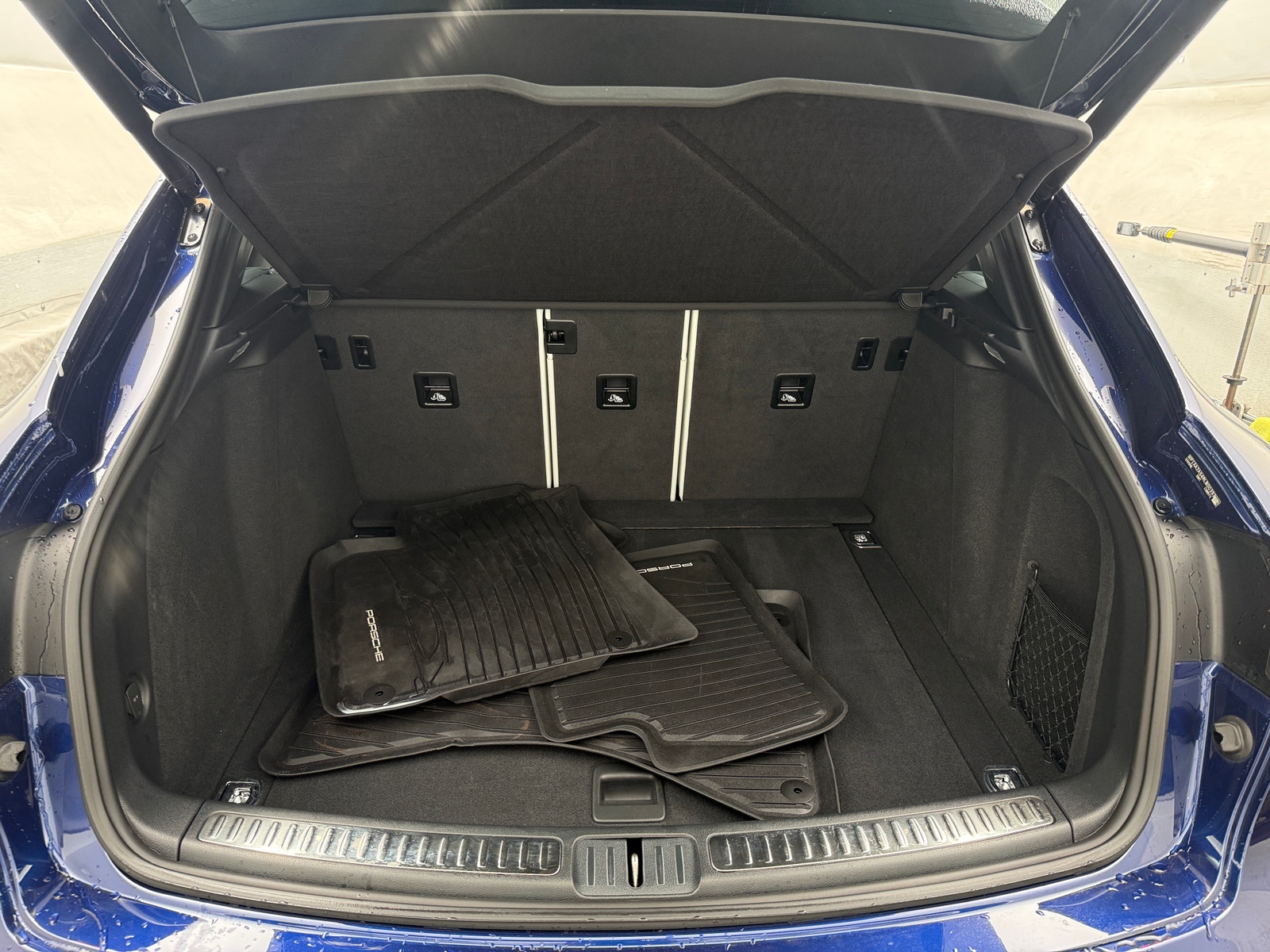 Thumbnail: 2024 Porsche Macan - 6