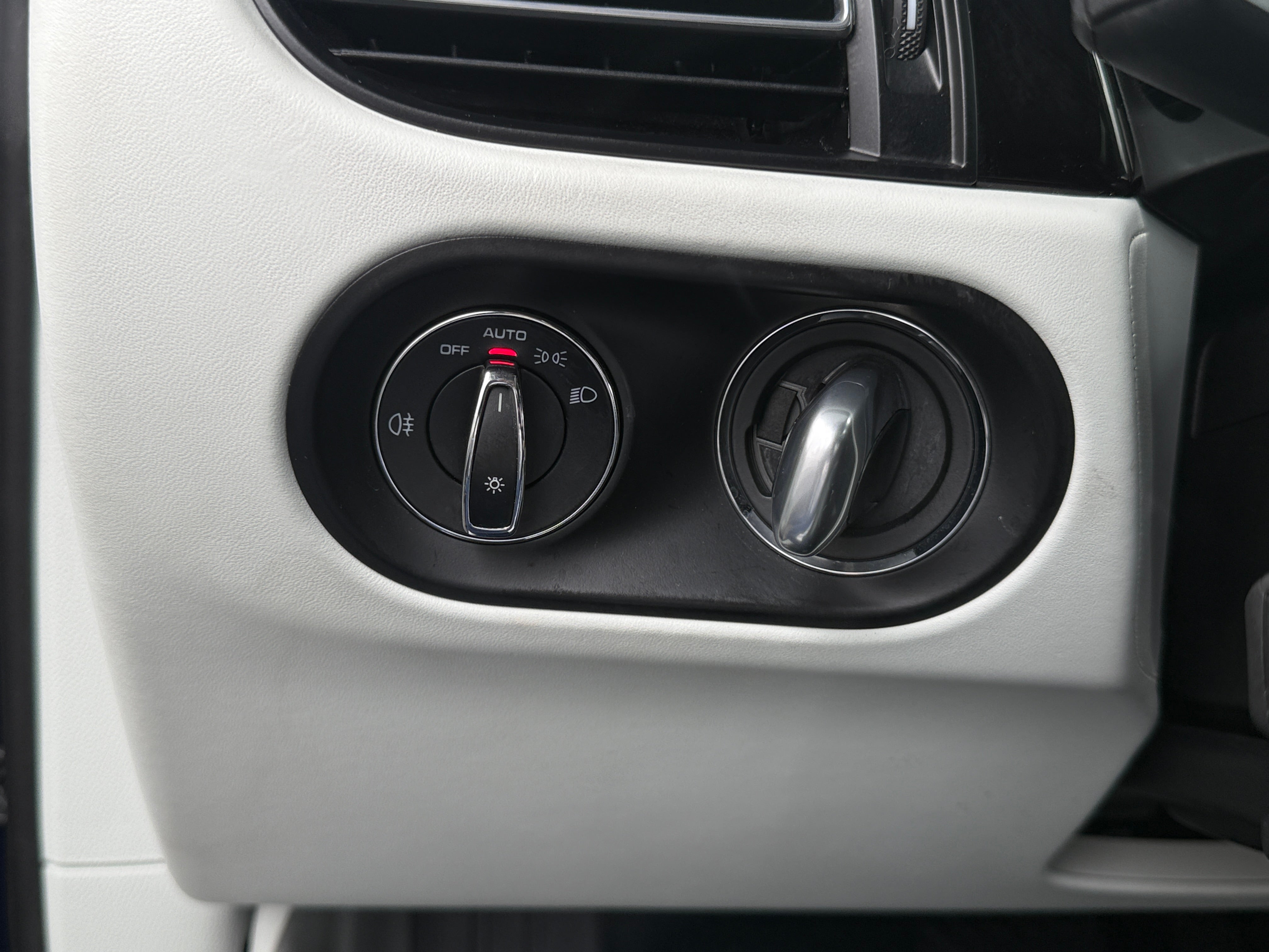 2024 Porsche Macan Base - Photo 10