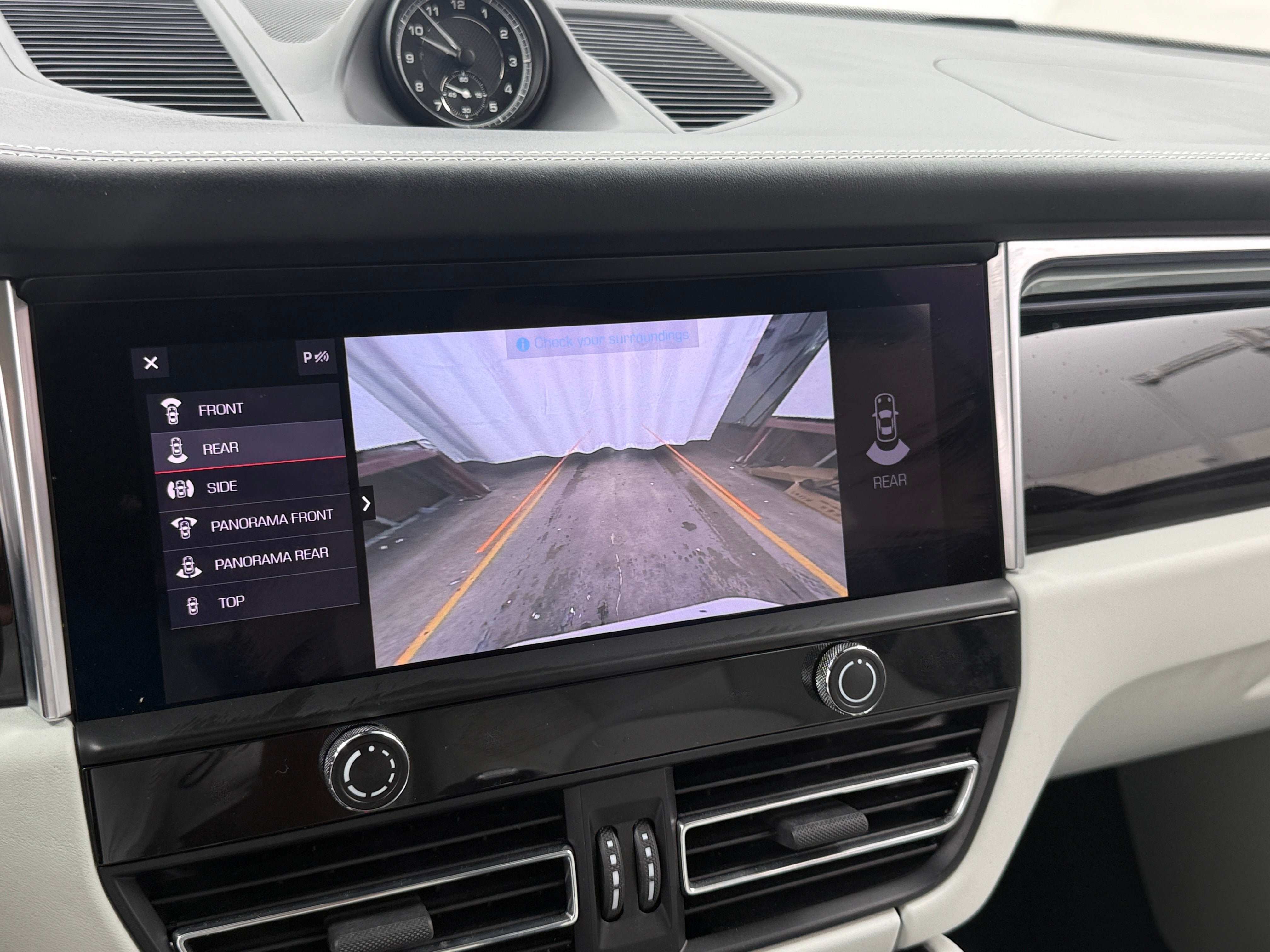 2024 Porsche Macan Base - Photo 16