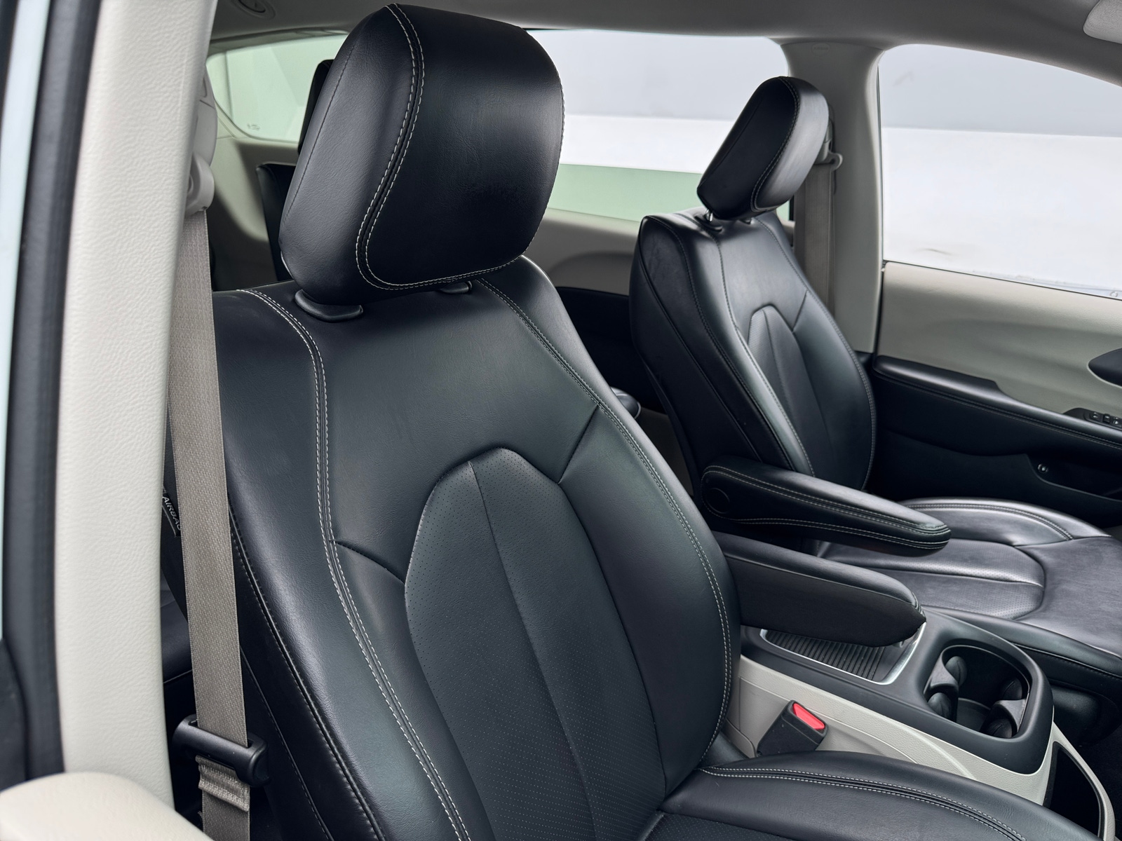 Thumbnail: 2023 Chrysler Pacifica - 2