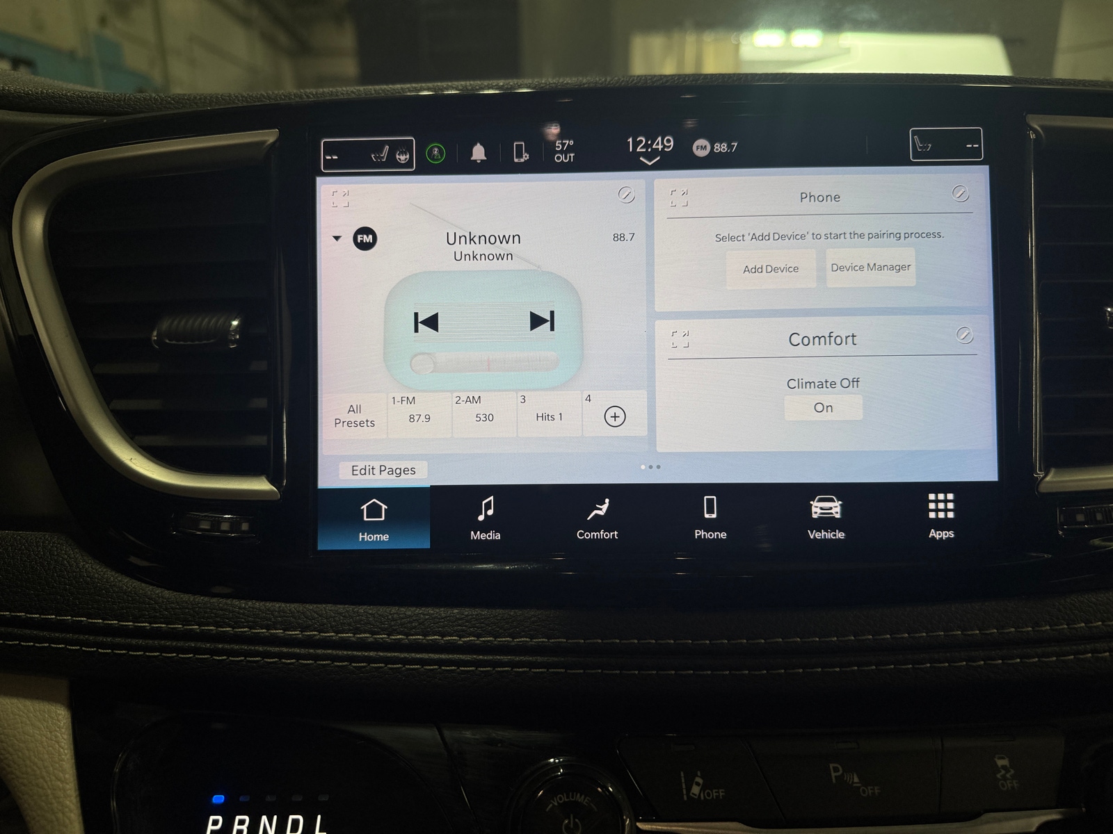 Thumbnail: 2023 Chrysler Pacifica - 4