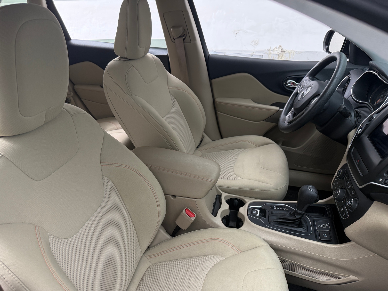 Thumbnail: 2019 Jeep Cherokee - 2