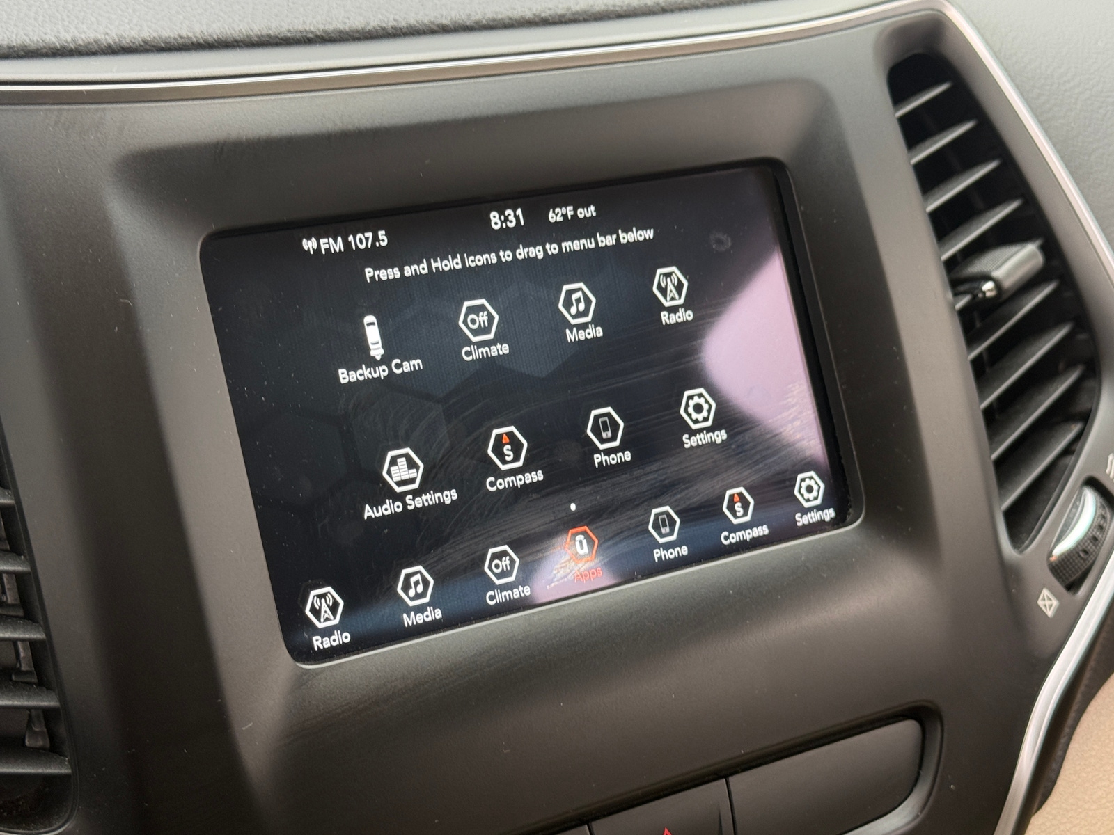 Thumbnail: 2019 Jeep Cherokee - 4