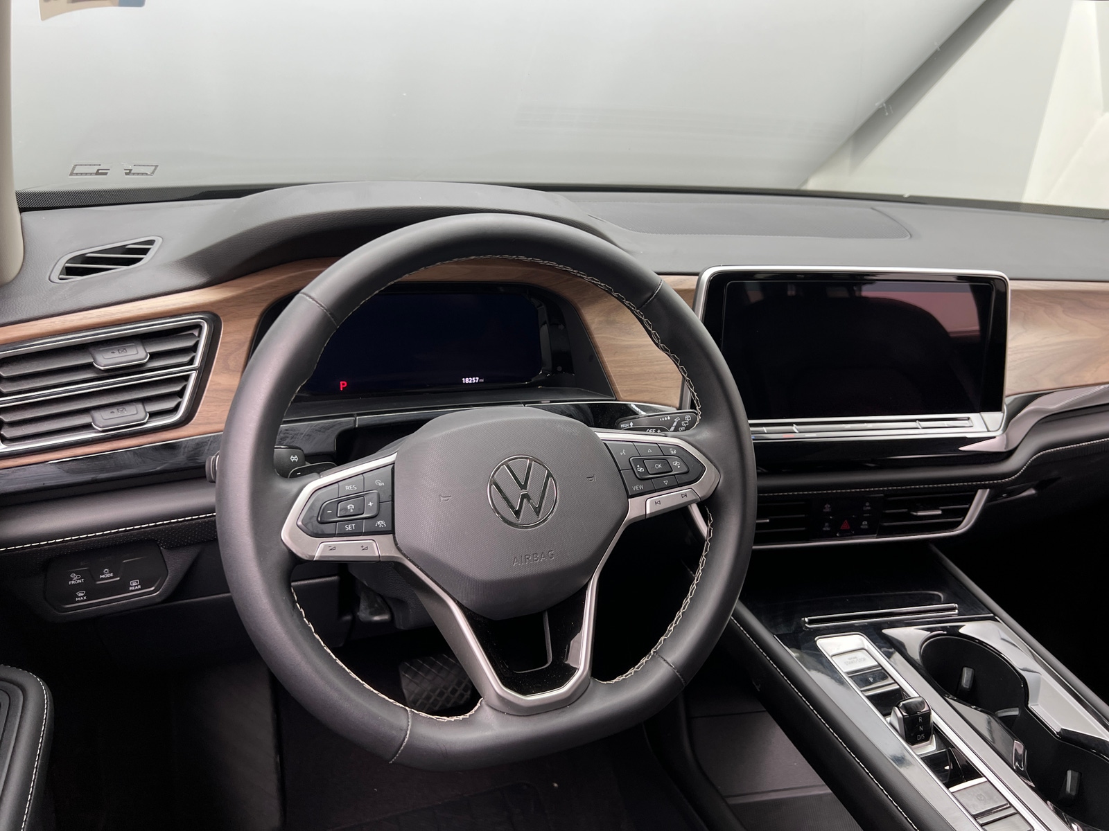 Thumbnail: 2024 Volkswagen Atlas - 4