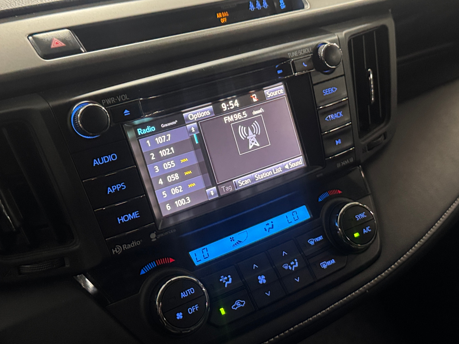 Thumbnail: 2017 Toyota RAV4 - 4