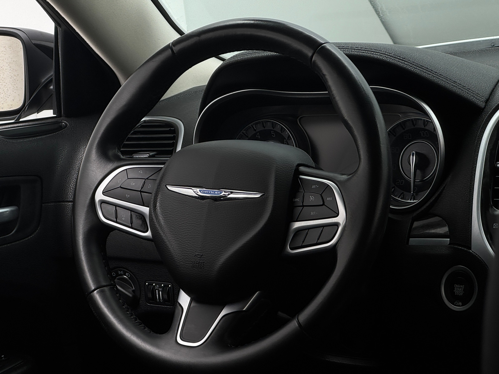Thumbnail: 2022 Chrysler 300 - 5