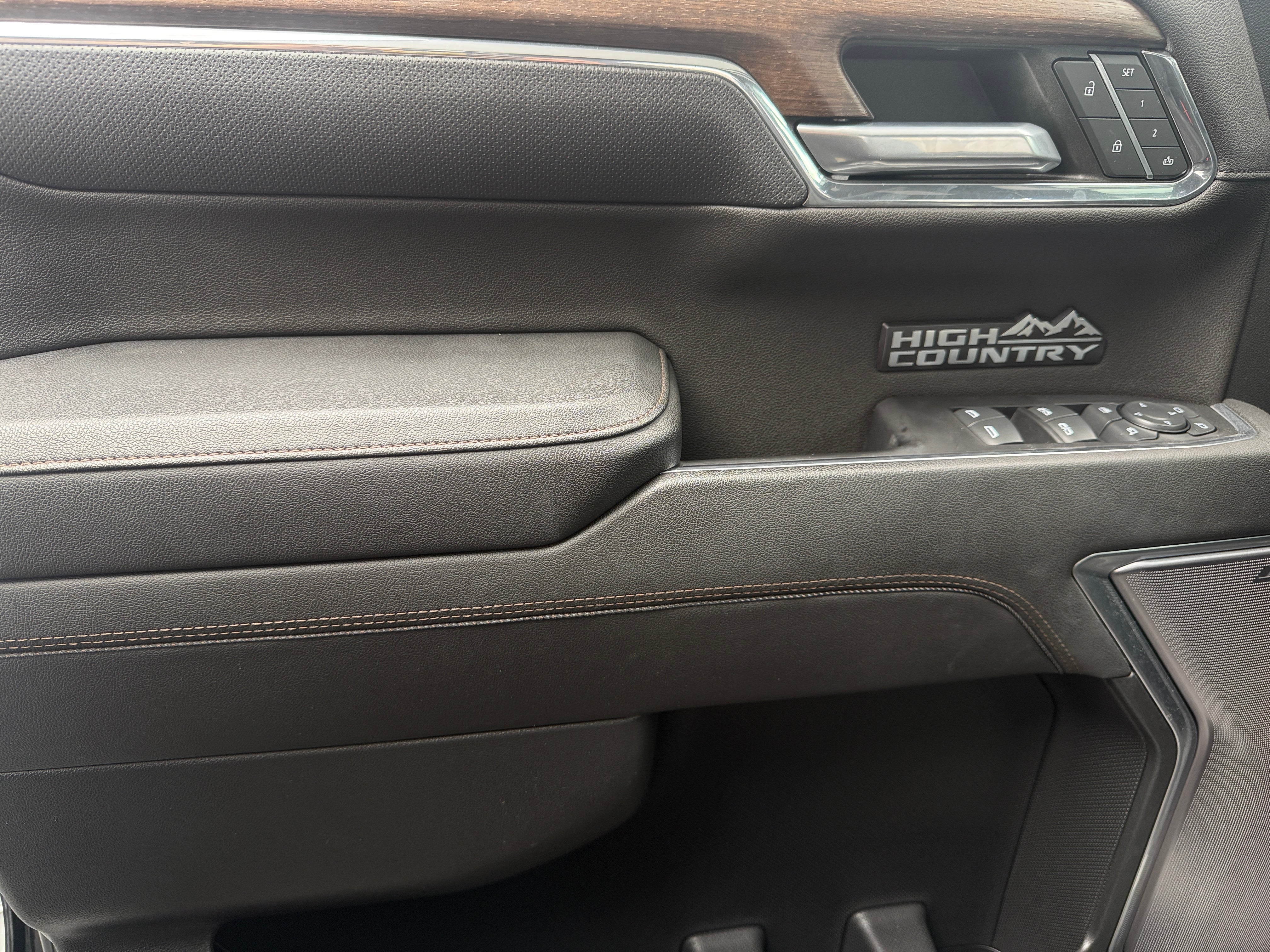 2023 Chevrolet Silverado 1500 High Country - Photo 9