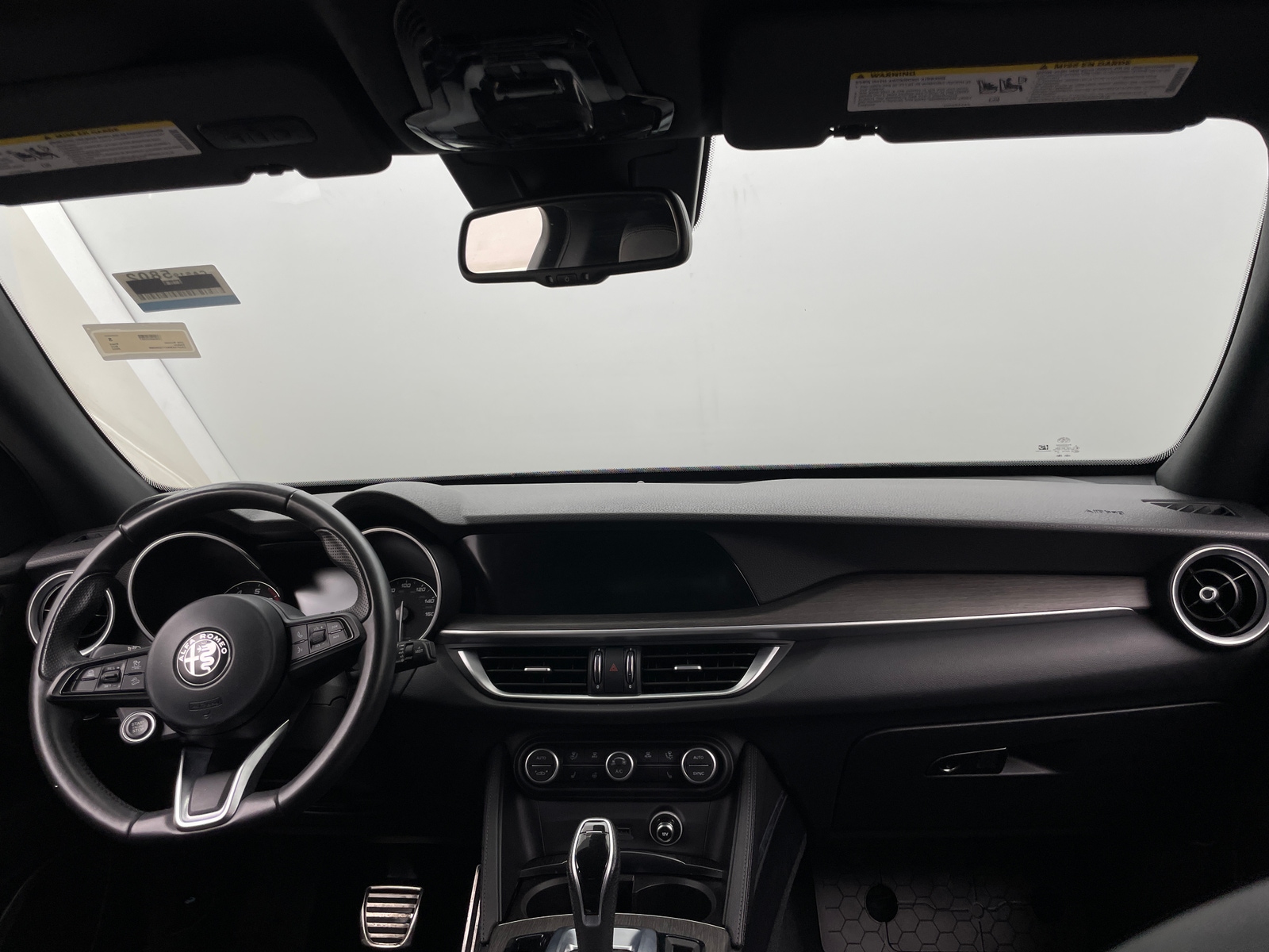 Thumbnail: 2023 Alfa Romeo Stelvio - 2