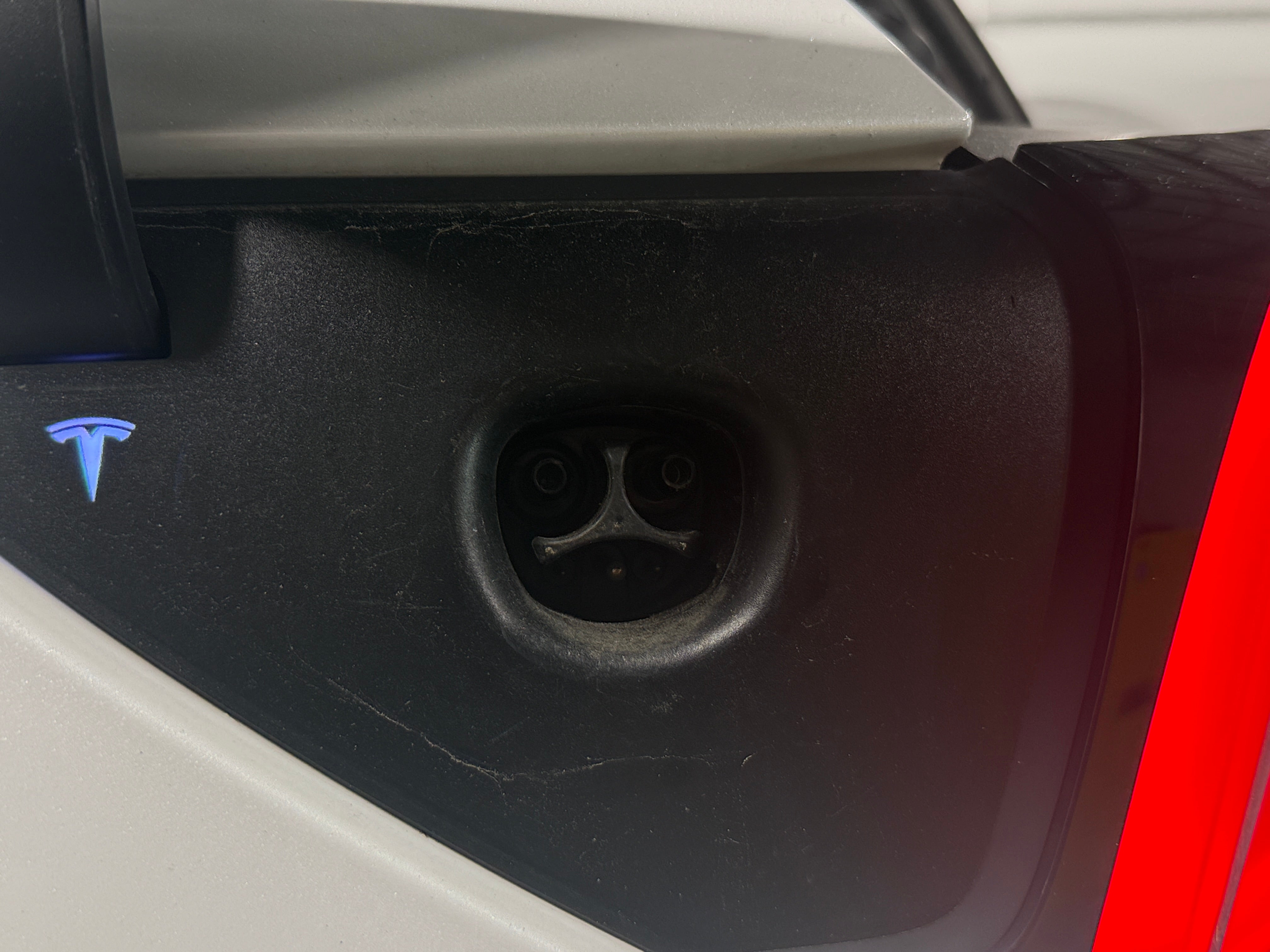 Used 2023 Tesla Model Y Long Range with VIN 7SAYGAEE7PF667896 for sale in Oak Creek, WI