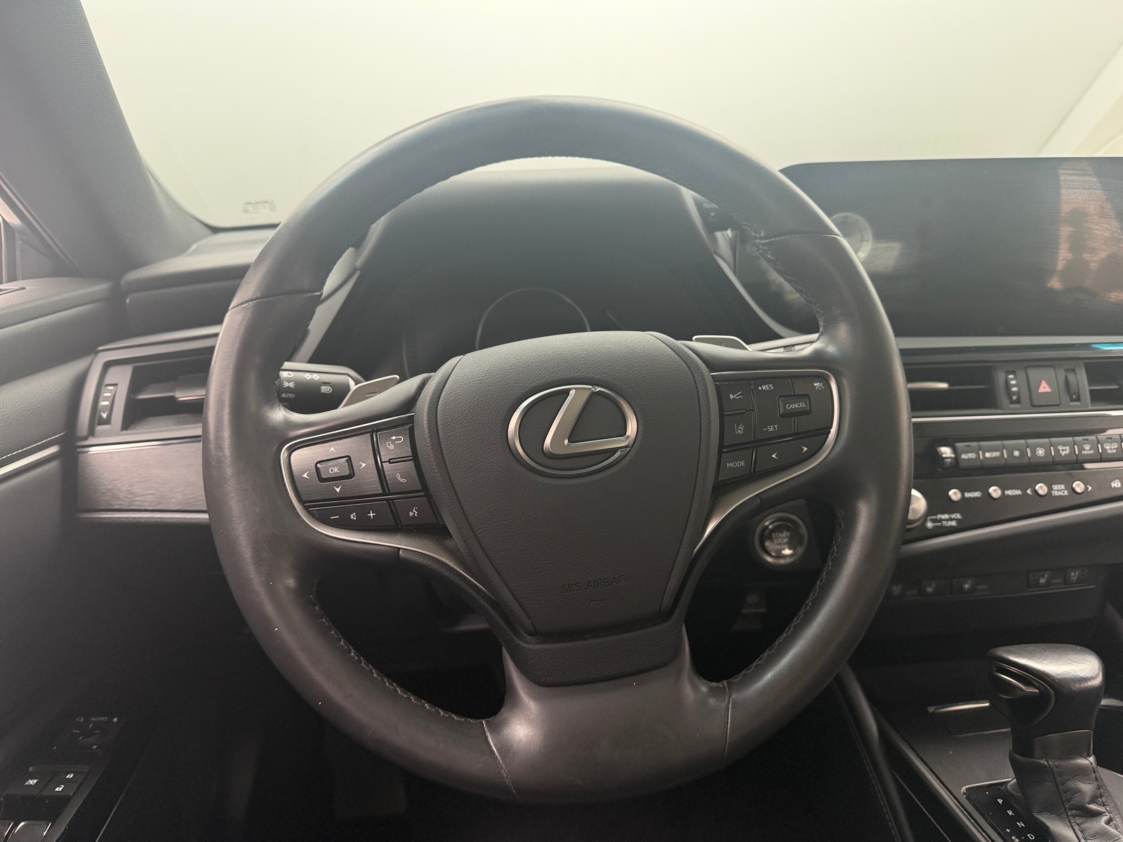 Thumbnail: 2023 Lexus ES - 5