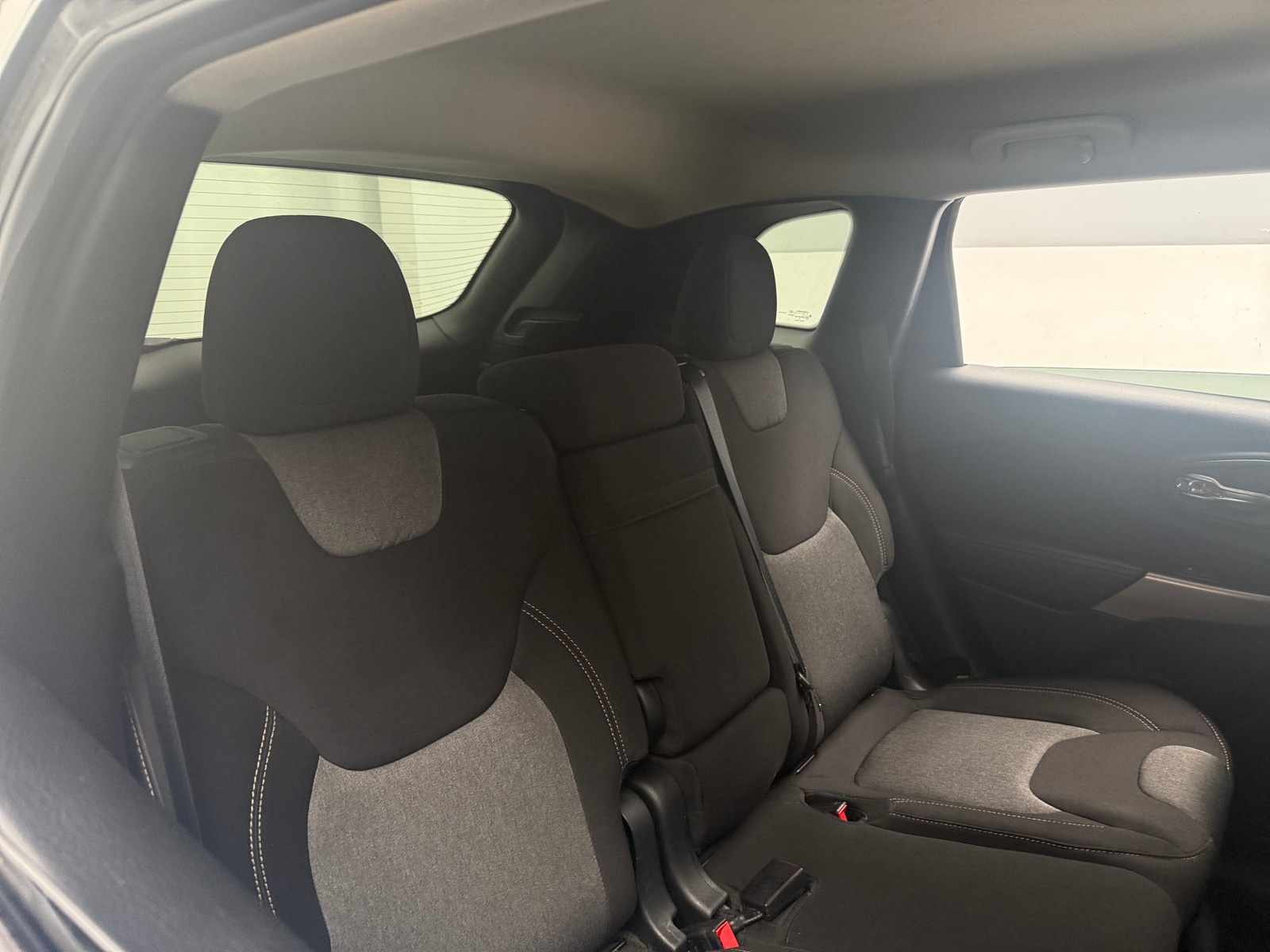 Thumbnail: 2018 Jeep Cherokee - 6