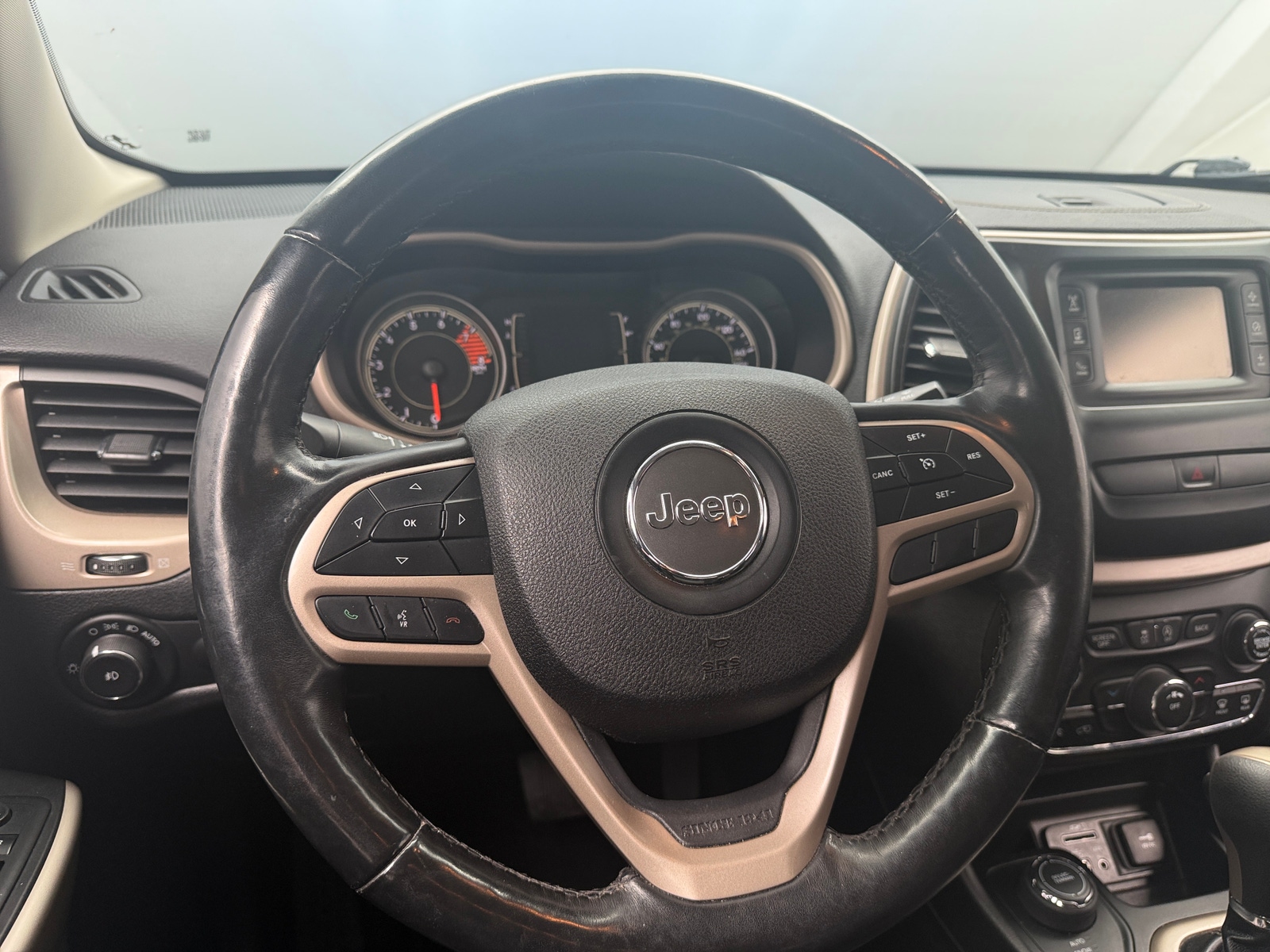 Thumbnail: 2018 Jeep Cherokee - 5