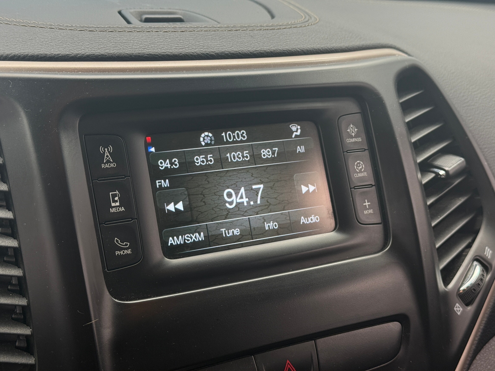 Thumbnail: 2018 Jeep Cherokee - 4