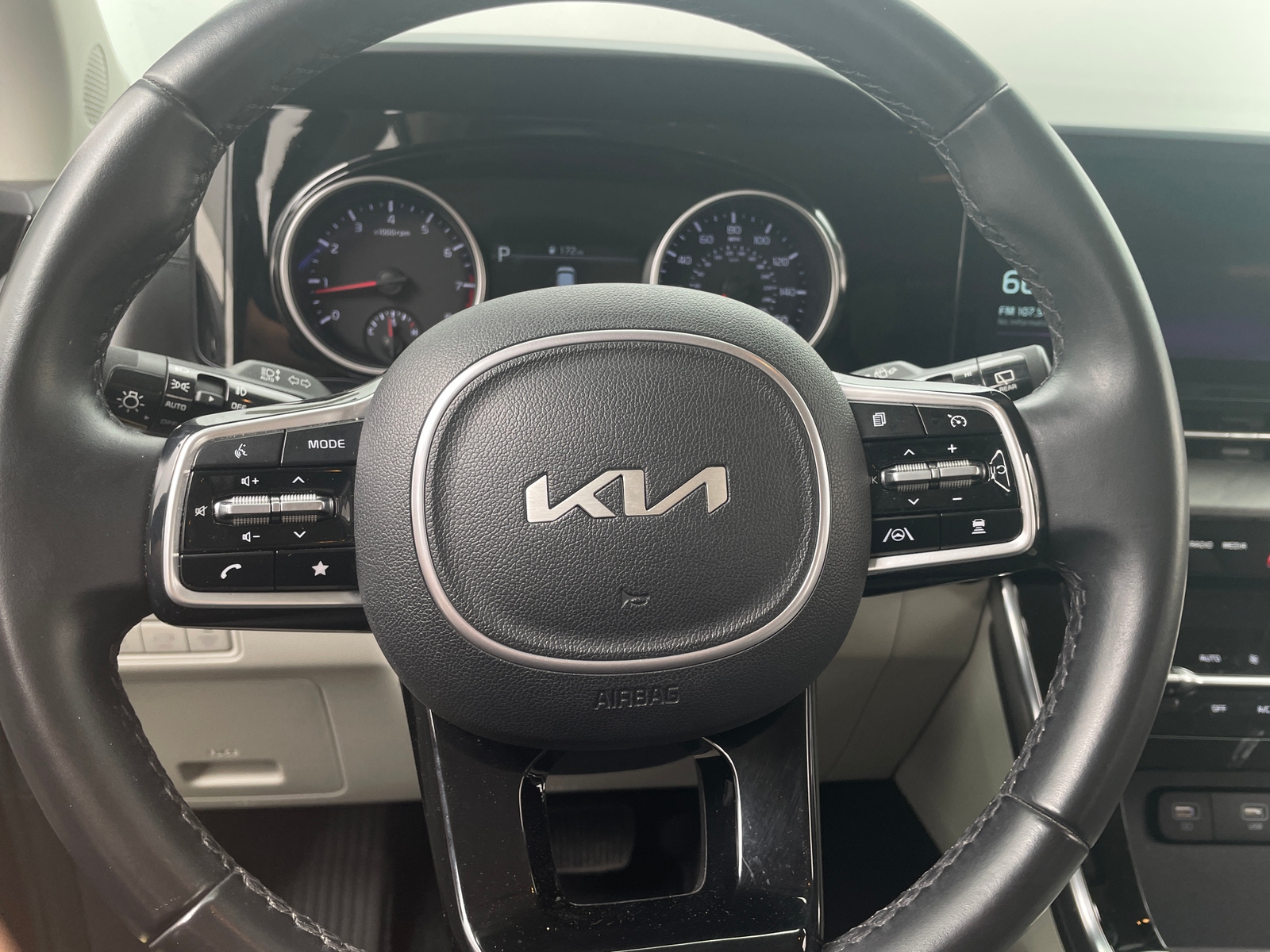 Thumbnail: 2022 Kia Carnival - 5