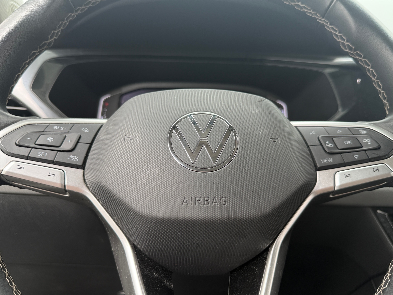 Thumbnail: 2022 Volkswagen Taos - 4