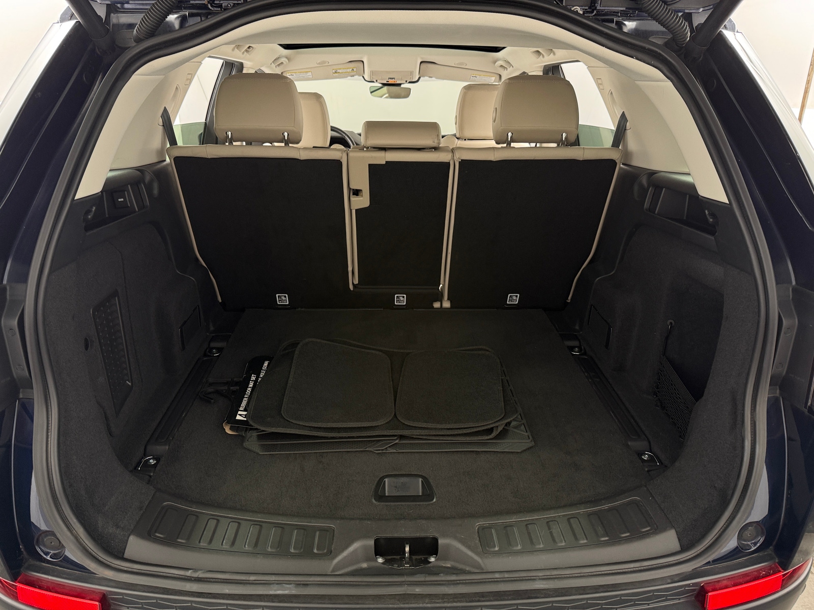Thumbnail: 2021 Land Rover Discovery Sport - 6