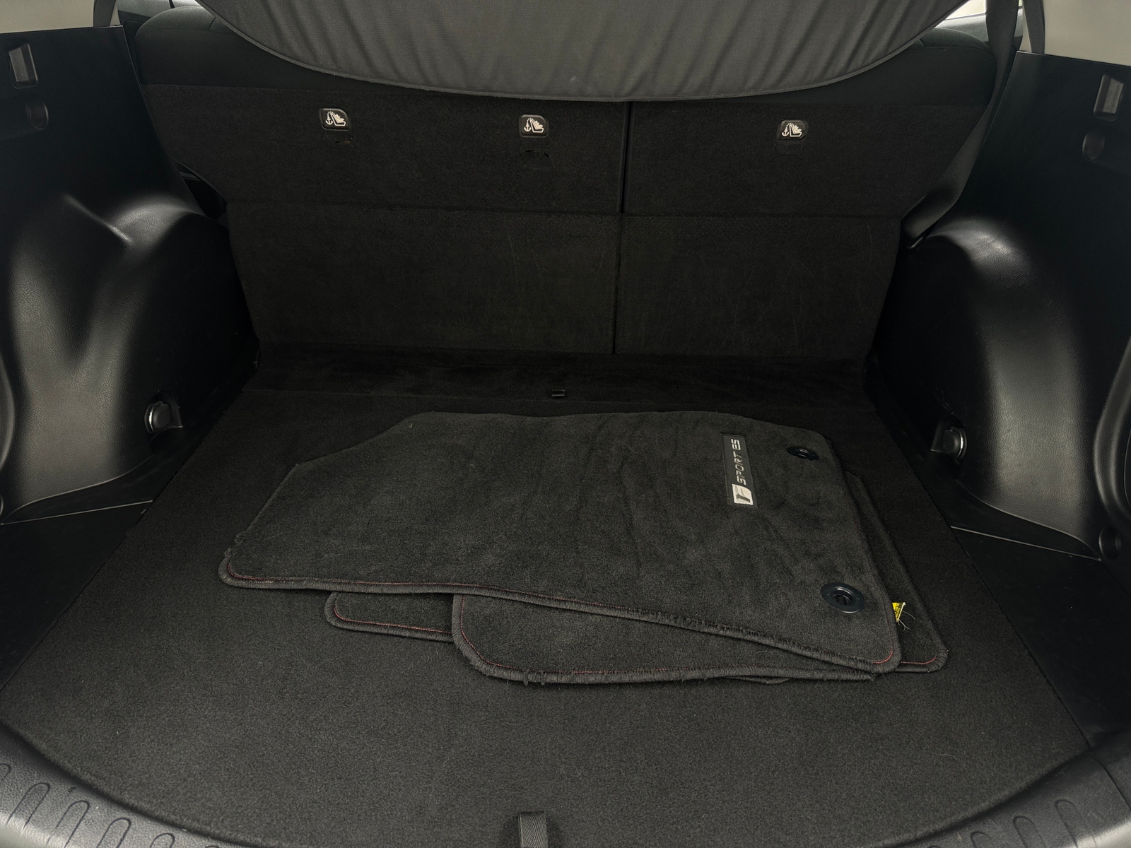 Thumbnail: 2013 Toyota RAV4 - 7