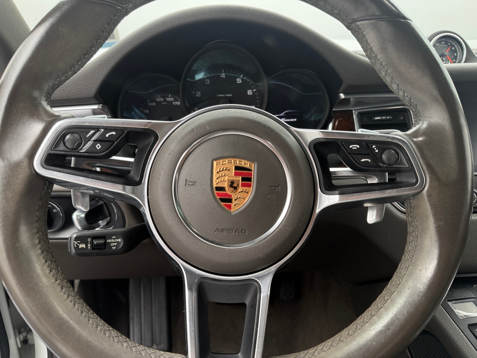 Thumbnail: 2017 Porsche Macan - 4