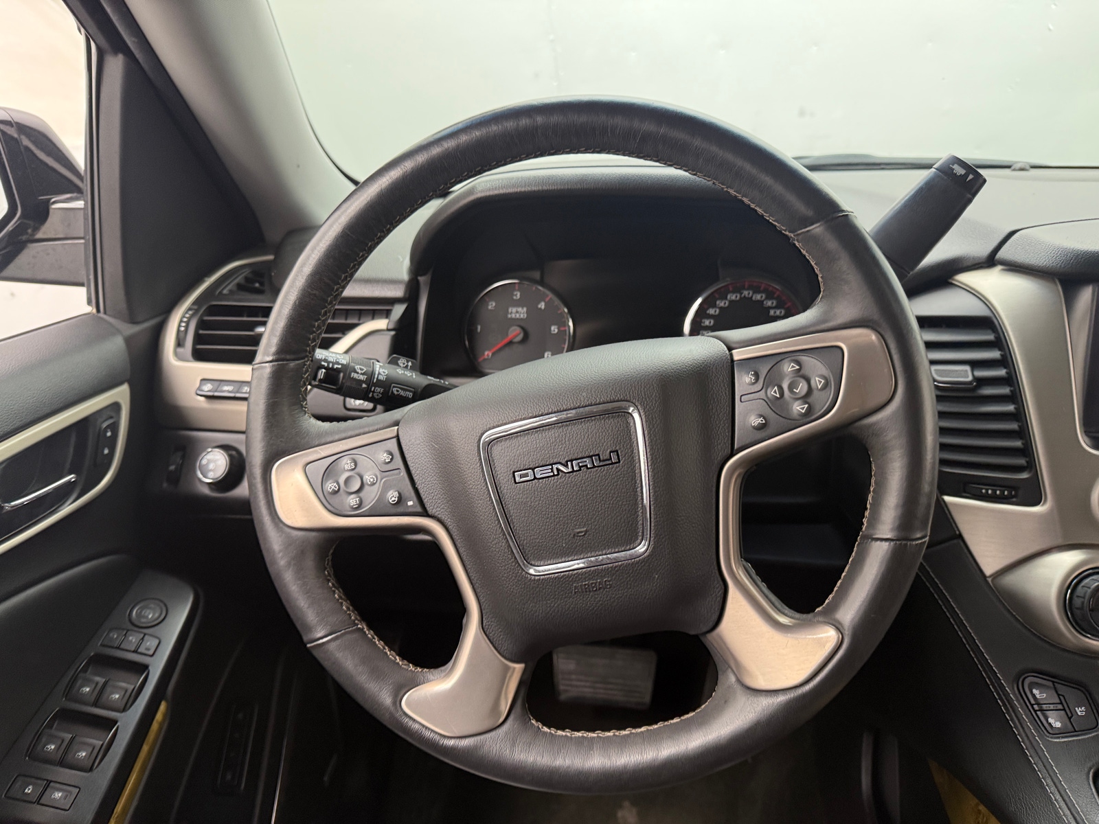 Thumbnail: 2016 GMC Yukon - 4
