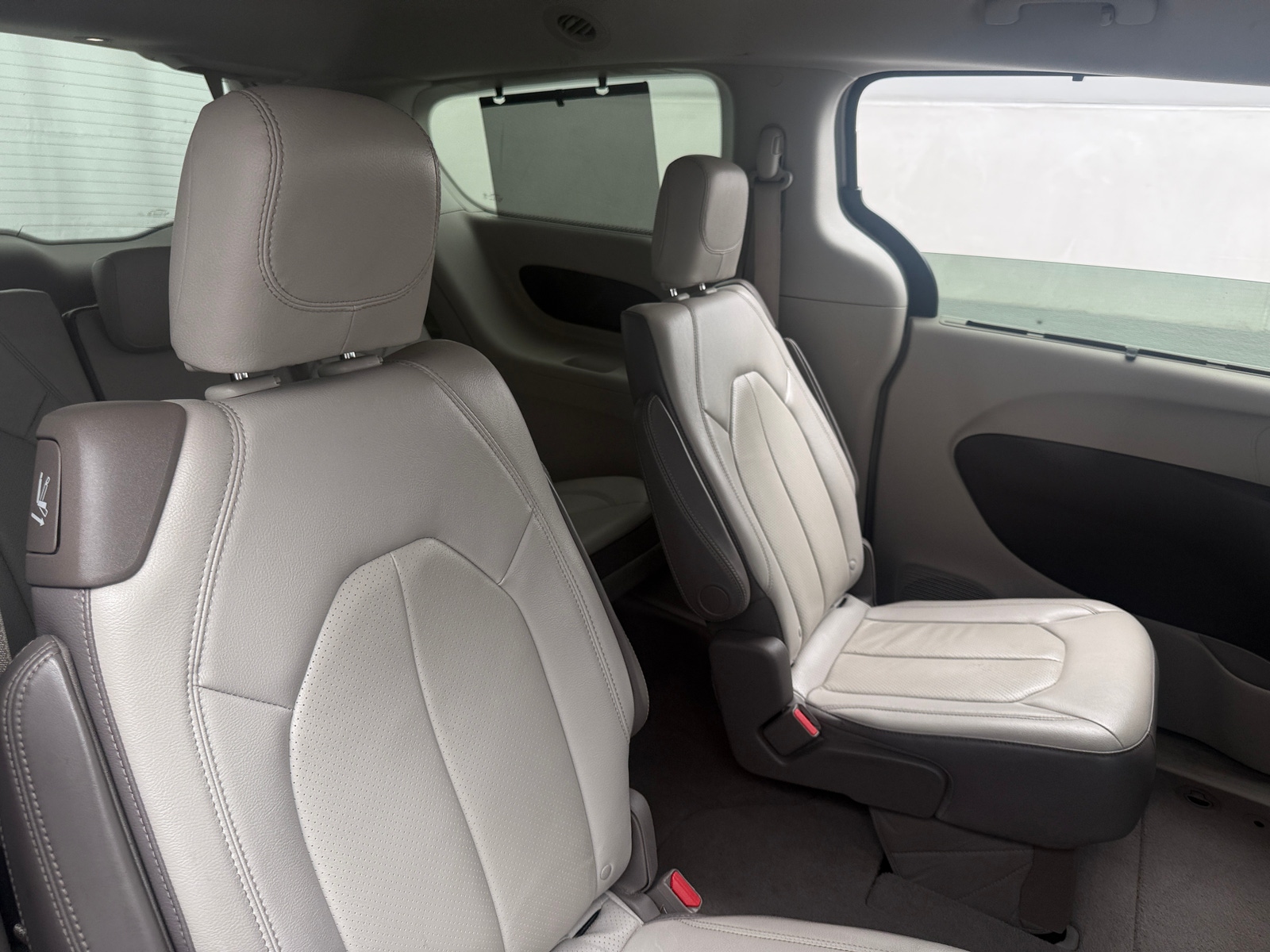 Thumbnail: 2017 Chrysler Pacifica - 5