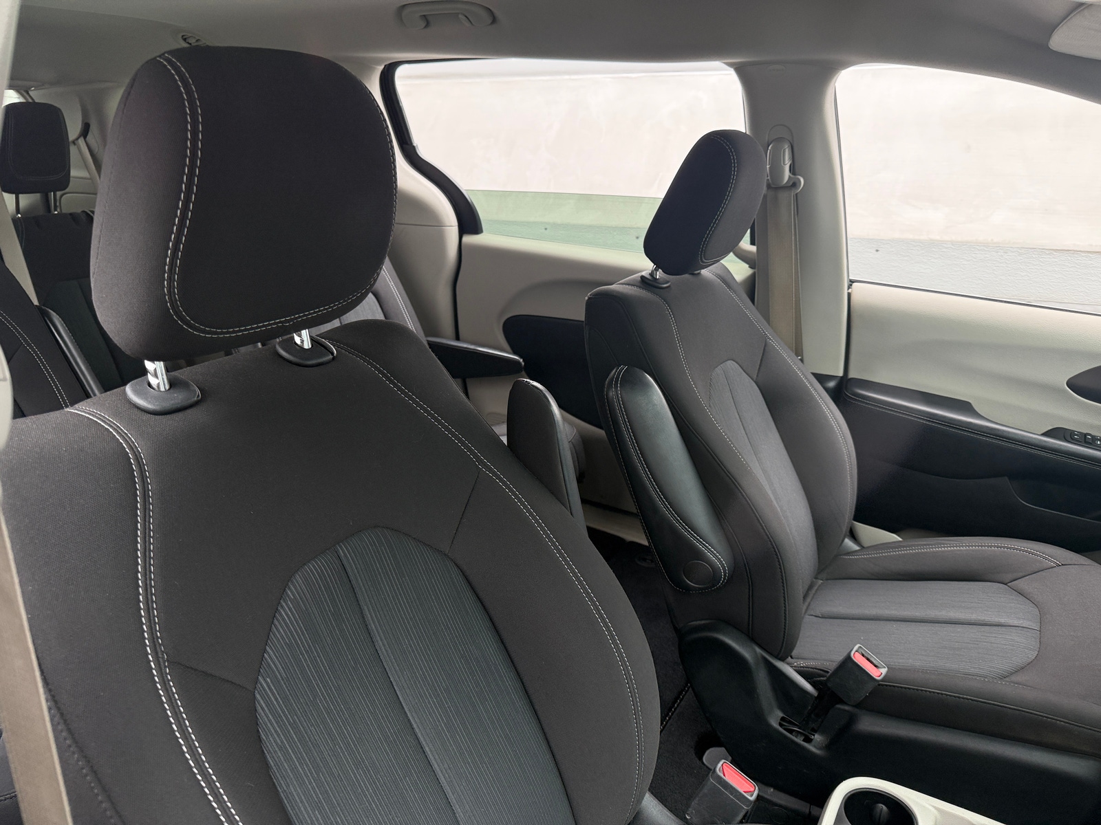 Thumbnail: 2022 Chrysler Voyager - 2