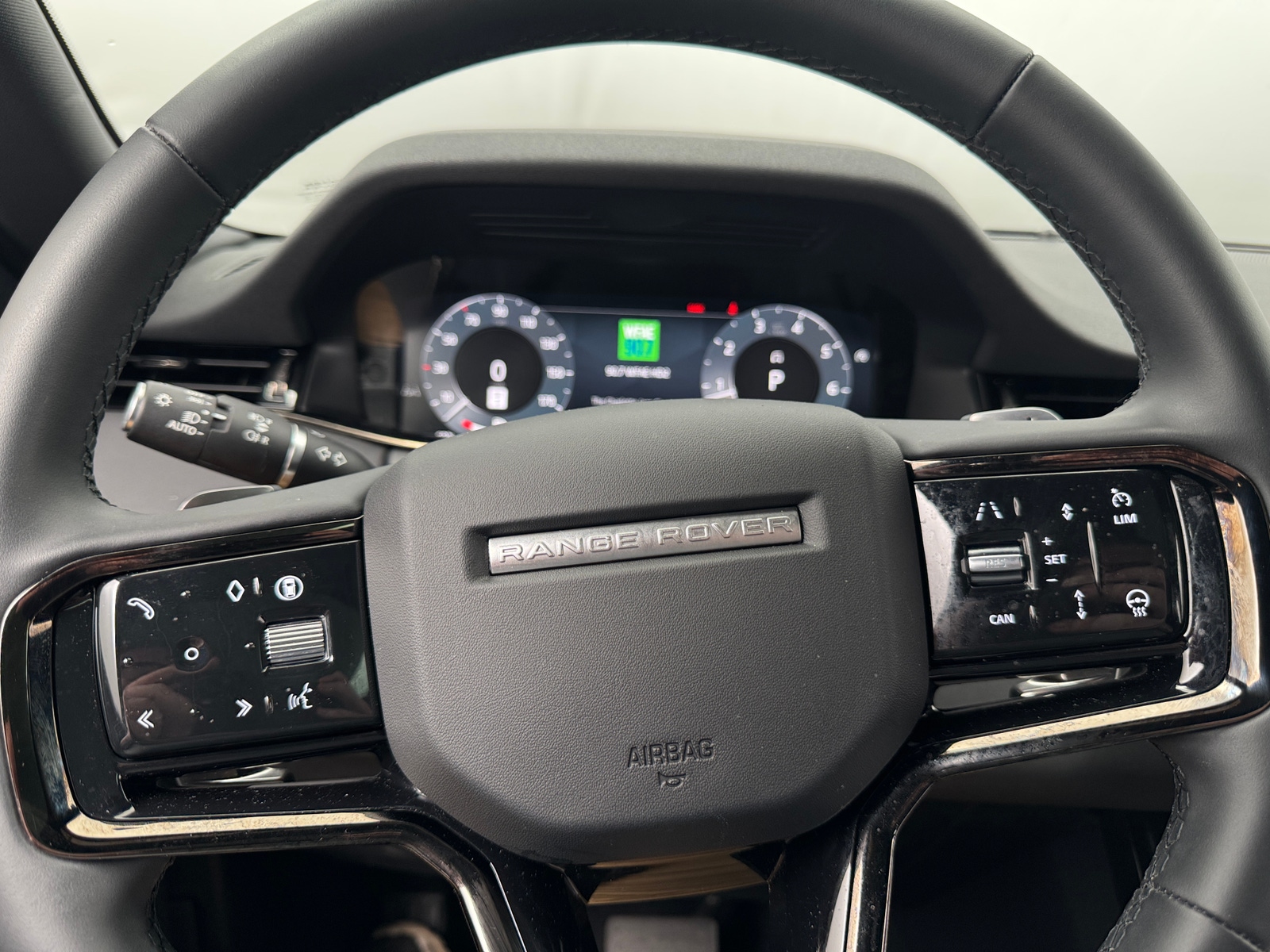 Thumbnail: 2024 Land Rover Range Rover Evoque - 4