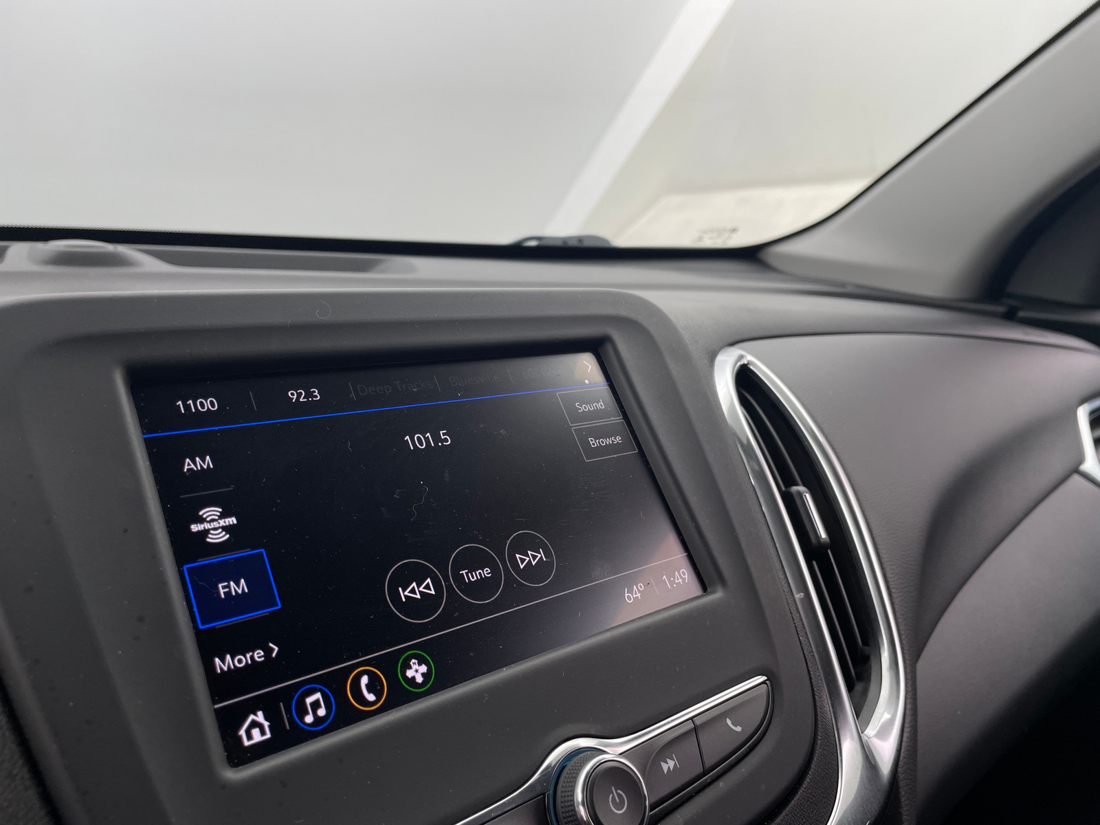 Thumbnail: 2022 Chevrolet Equinox - 4