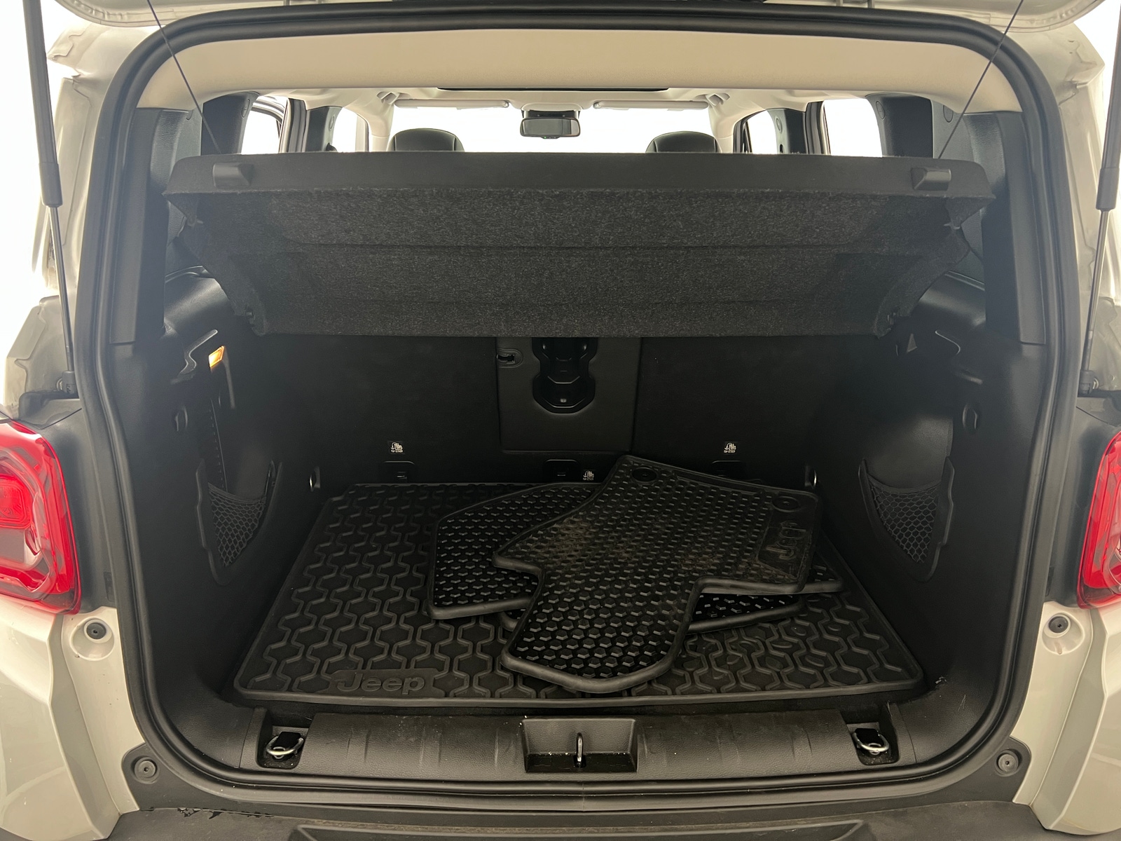 Thumbnail: 2019 Jeep Renegade - 6