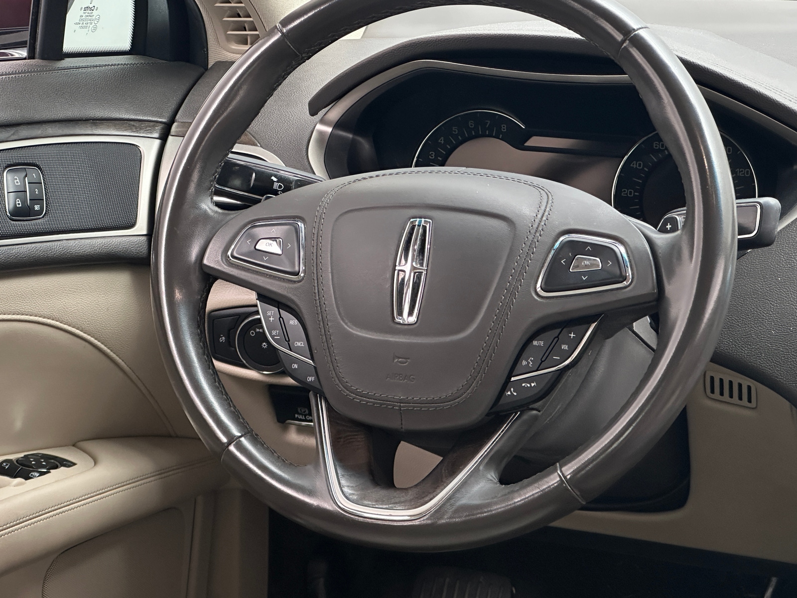 Thumbnail: 2018 Lincoln MKZ - 4