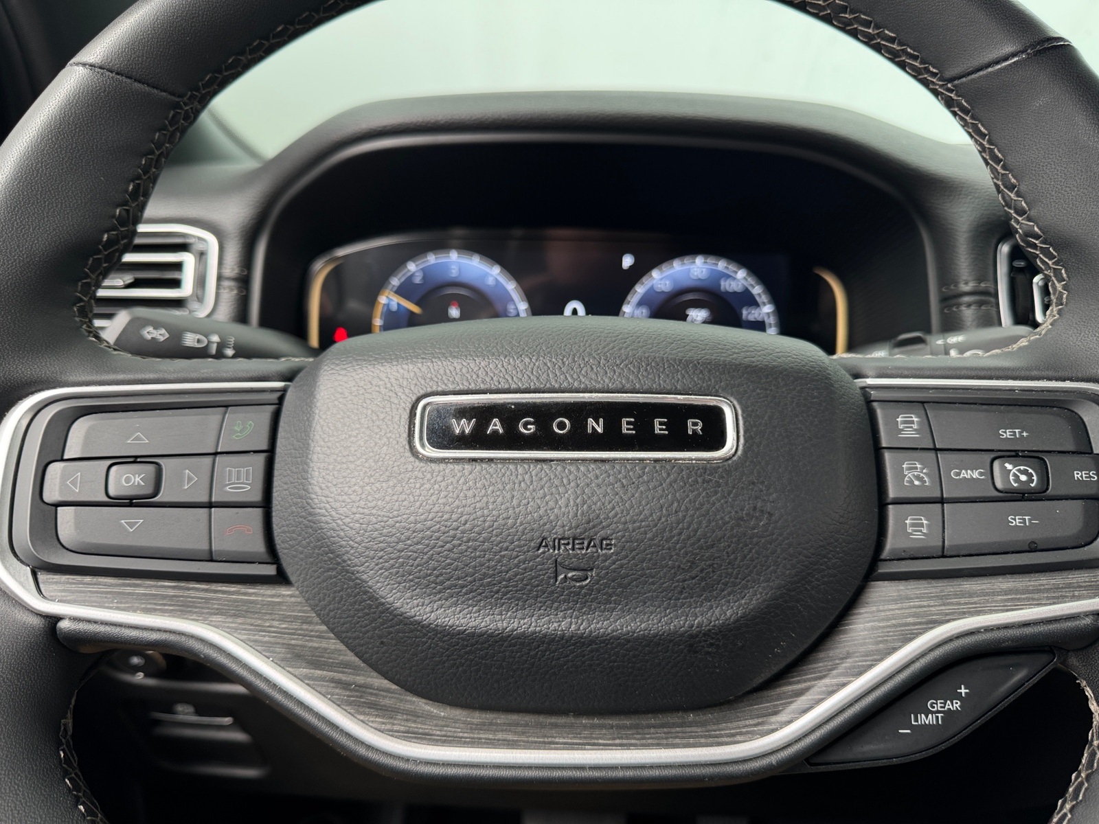 Thumbnail: 2024 Jeep Wagoneer - 4